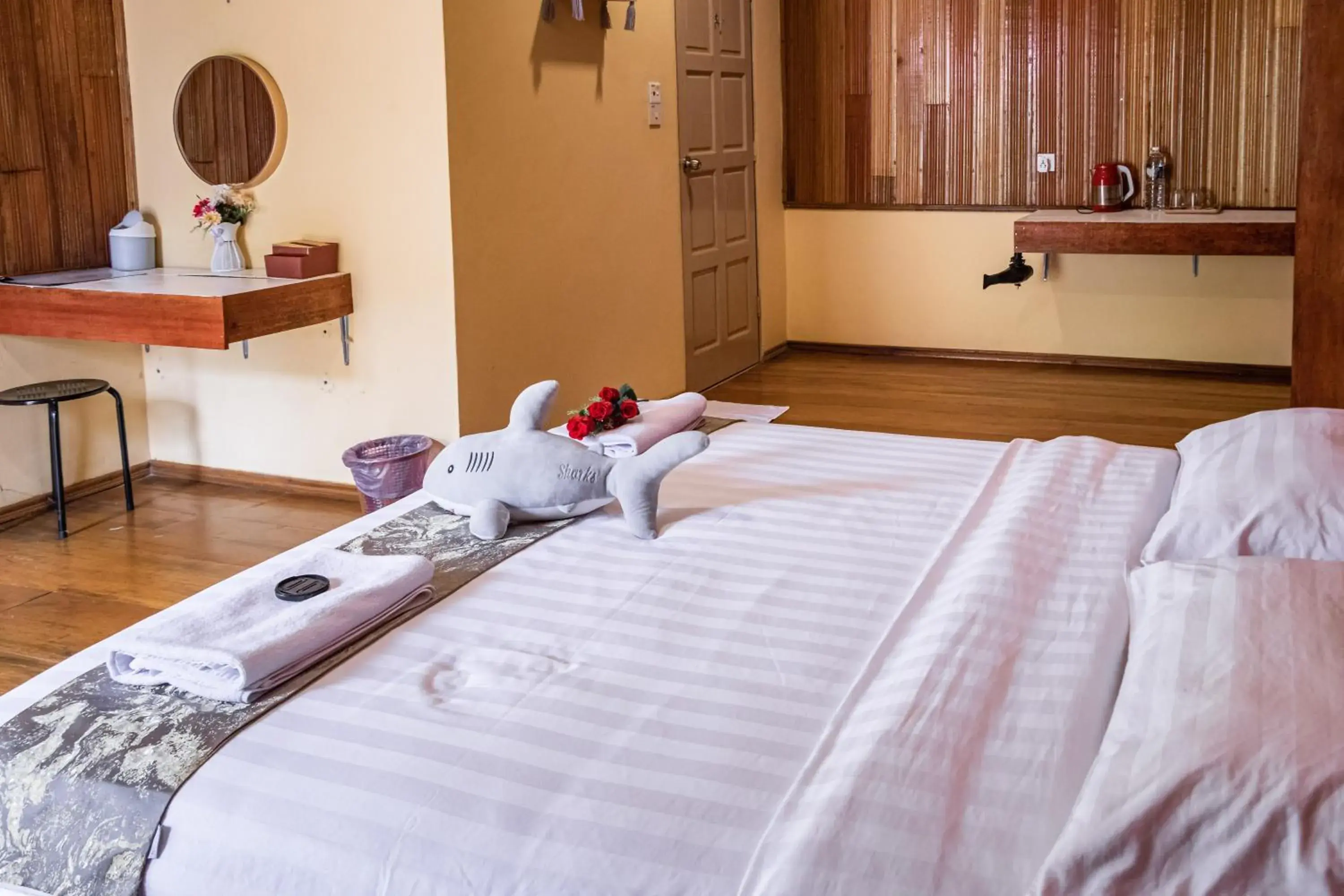 Queen Room with Garden View in Timba Garden FREE TOWN AND JETTY TRANSPORT Queen Room with Garden View in Timba Garden FREE TOWN AND JETTY TRANSPORT