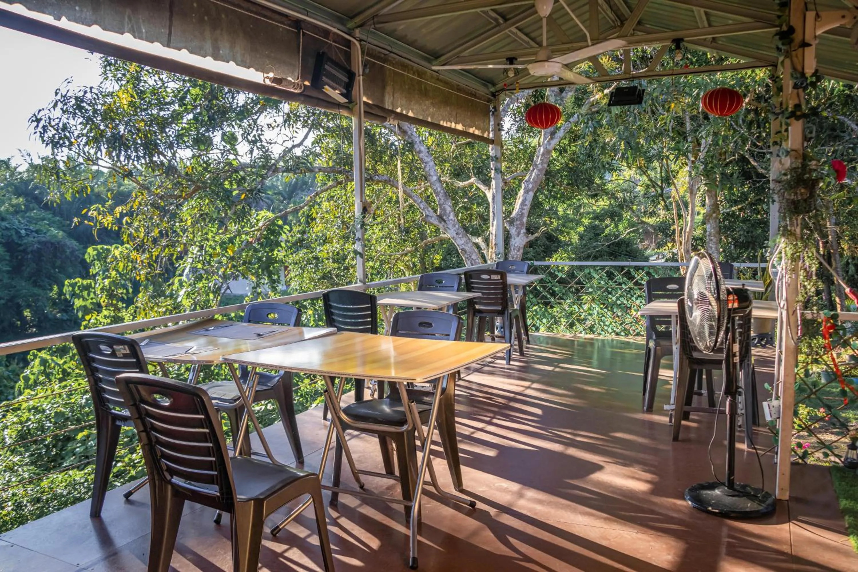 Restaurant/places to eat in Timba Garden FREE TOWN AND JETTY TRANSPORT