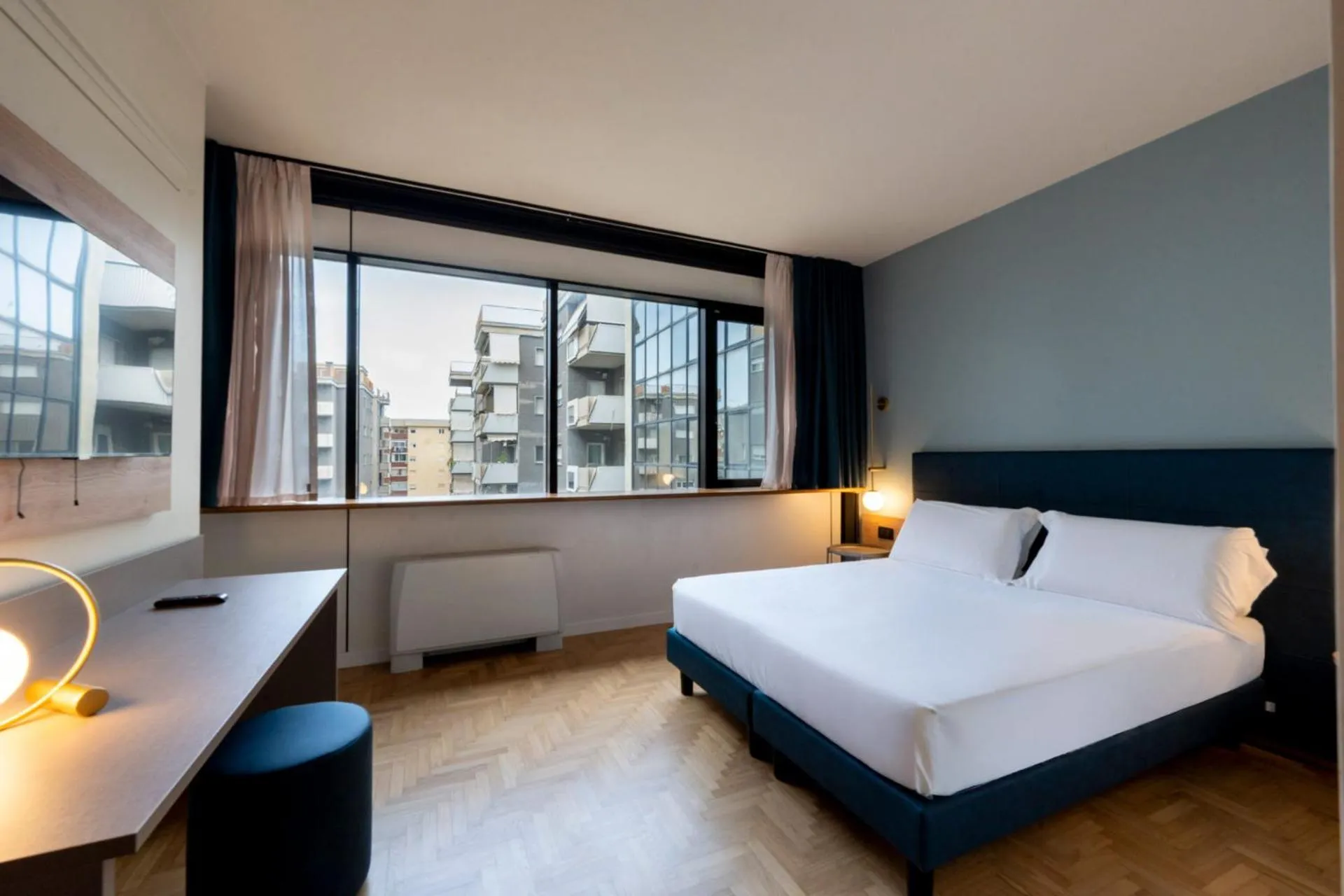 View (from property/room), Bed in Cristal Palace Hotel