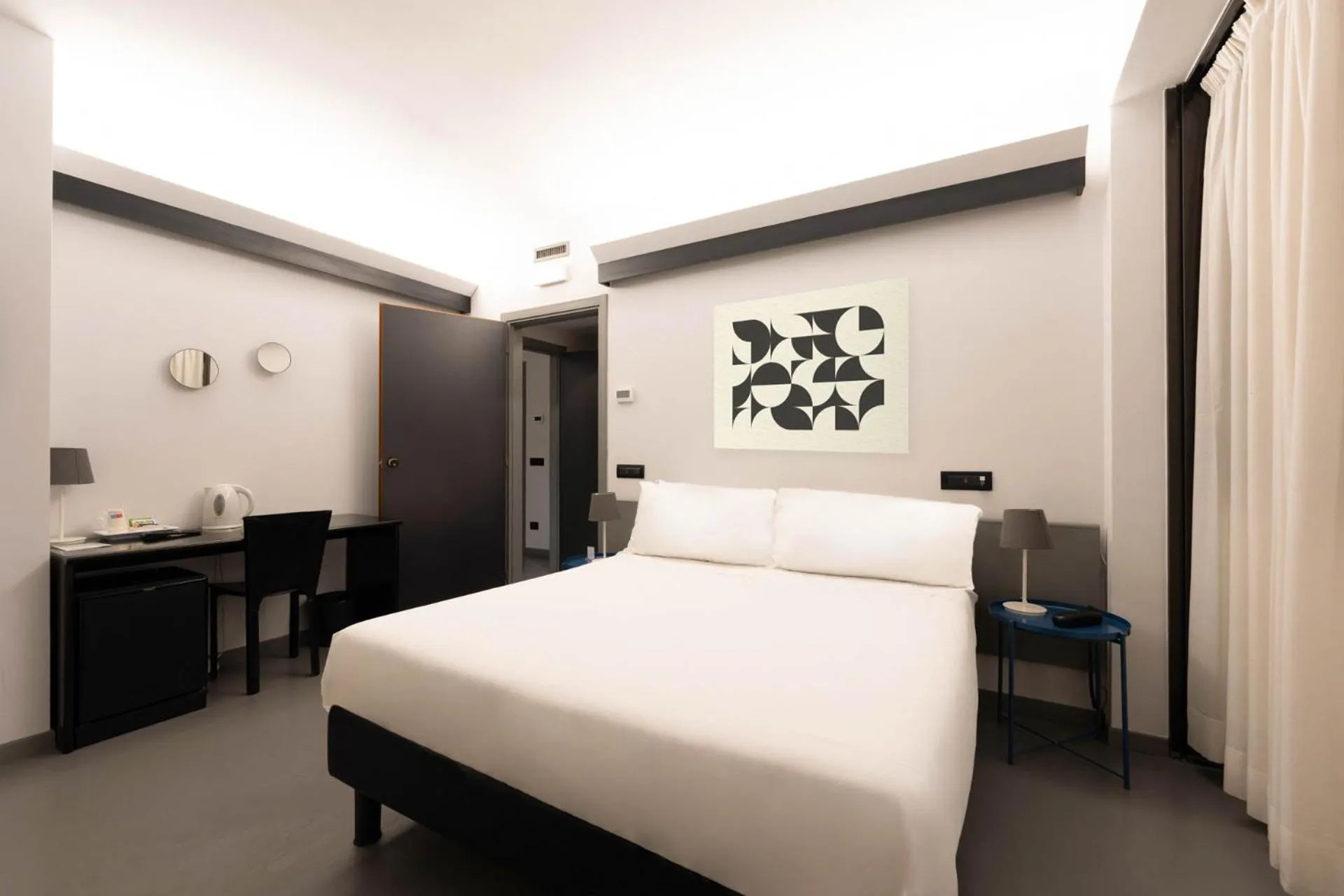 Bed in Cristal Palace Hotel