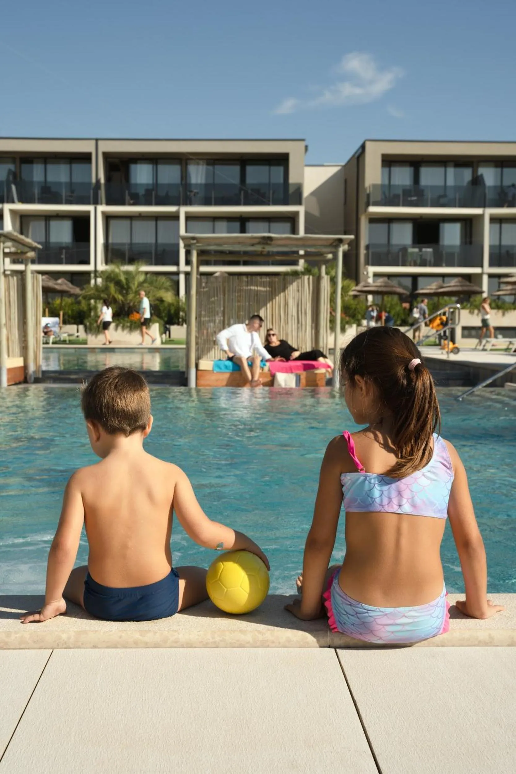 Swimming pool in Residence Del Mar Emotion