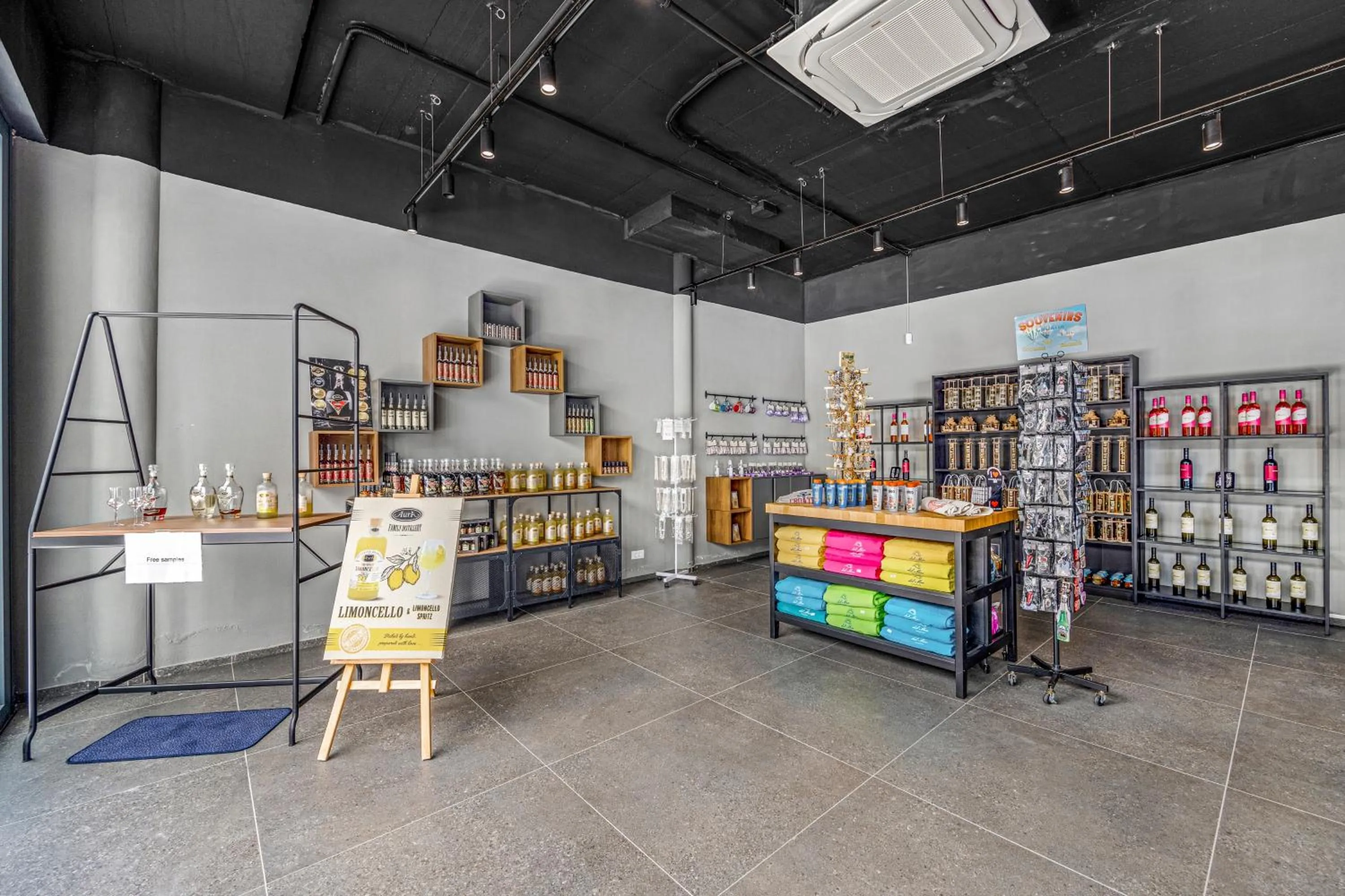 Food and drinks in Residence Del Mar Emotion