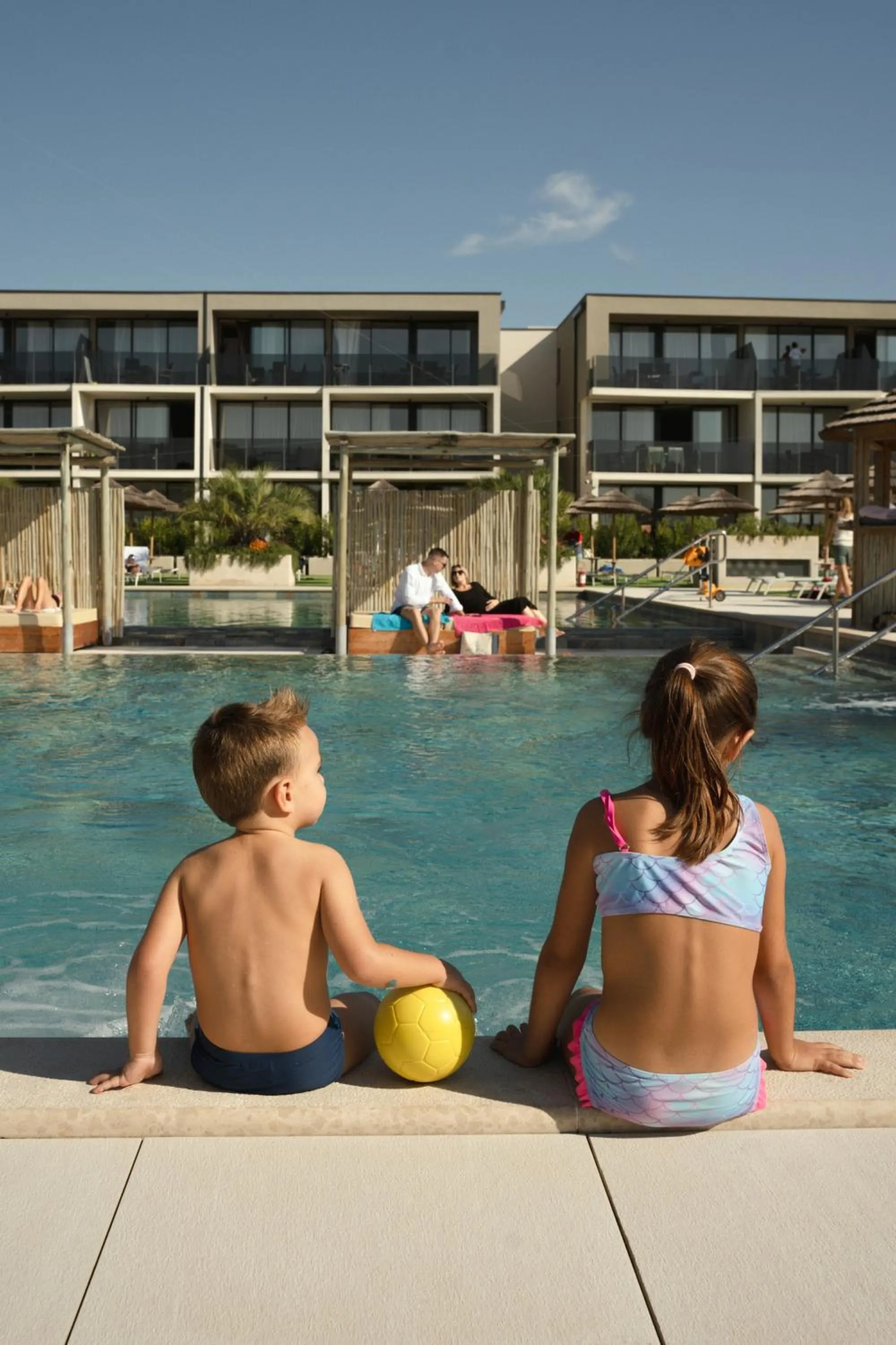 Swimming pool in Residence Del Mar Emotion