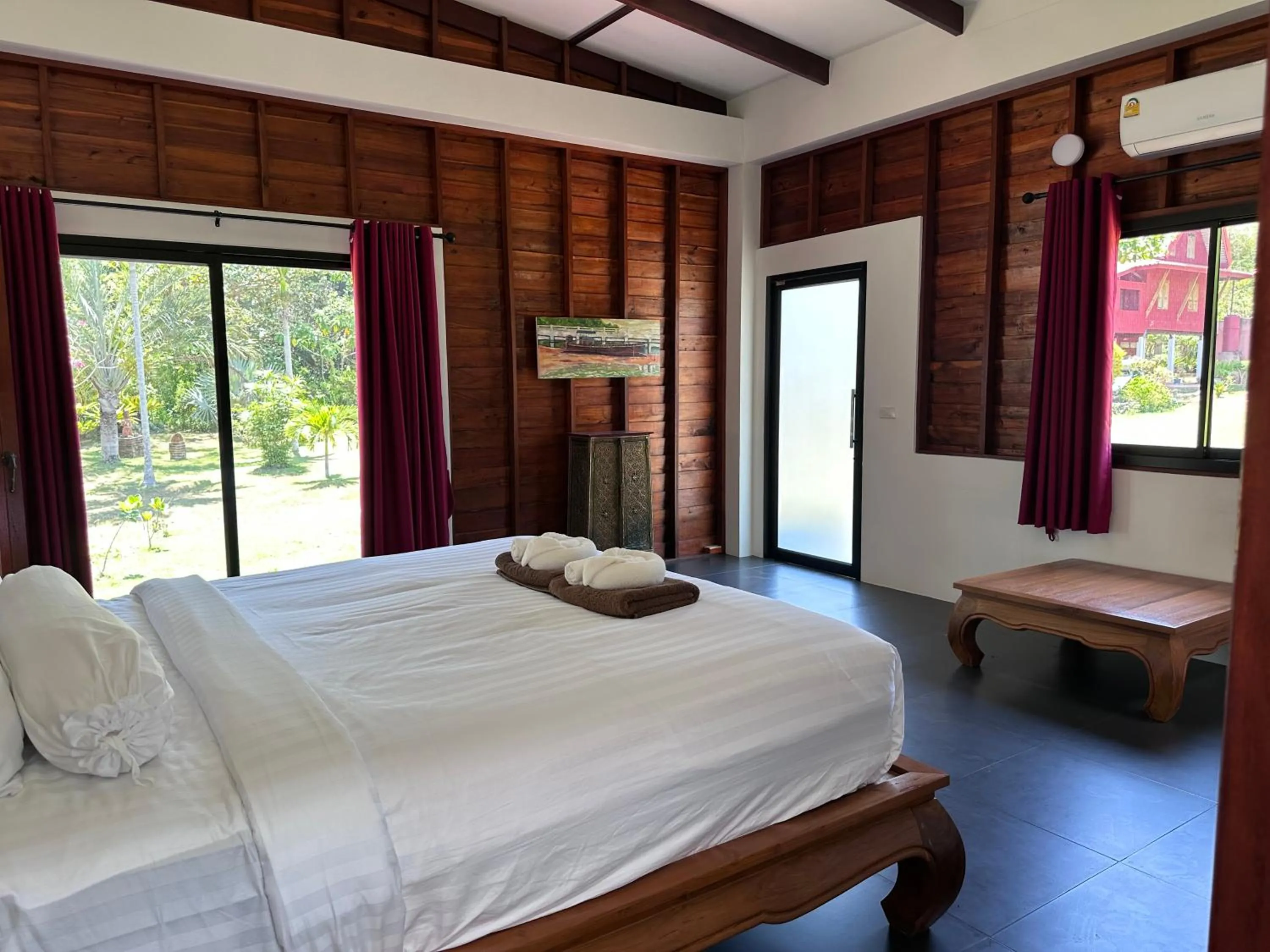 Bedroom, Bed in Piman Pu