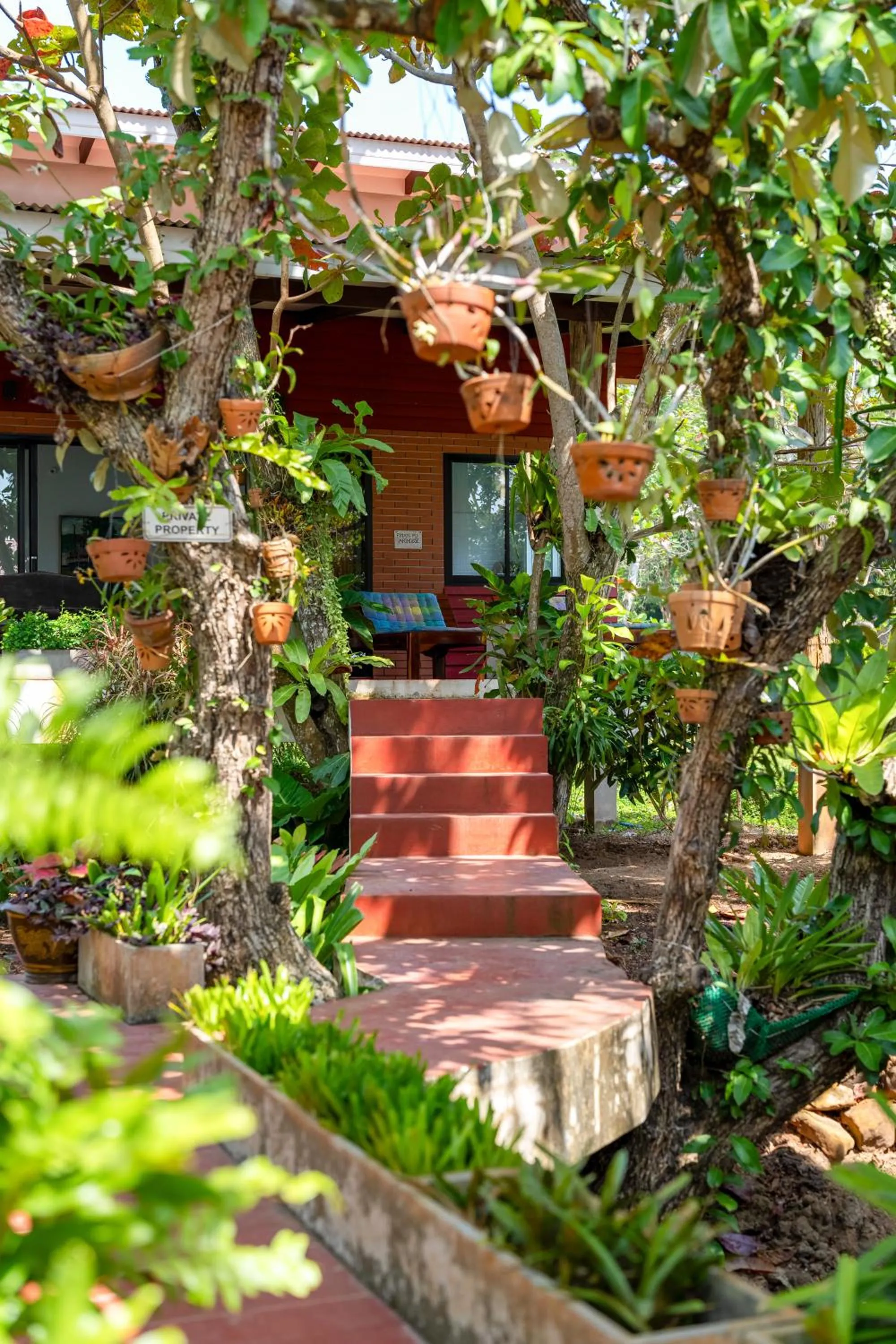 Facade/entrance in Piman Pu