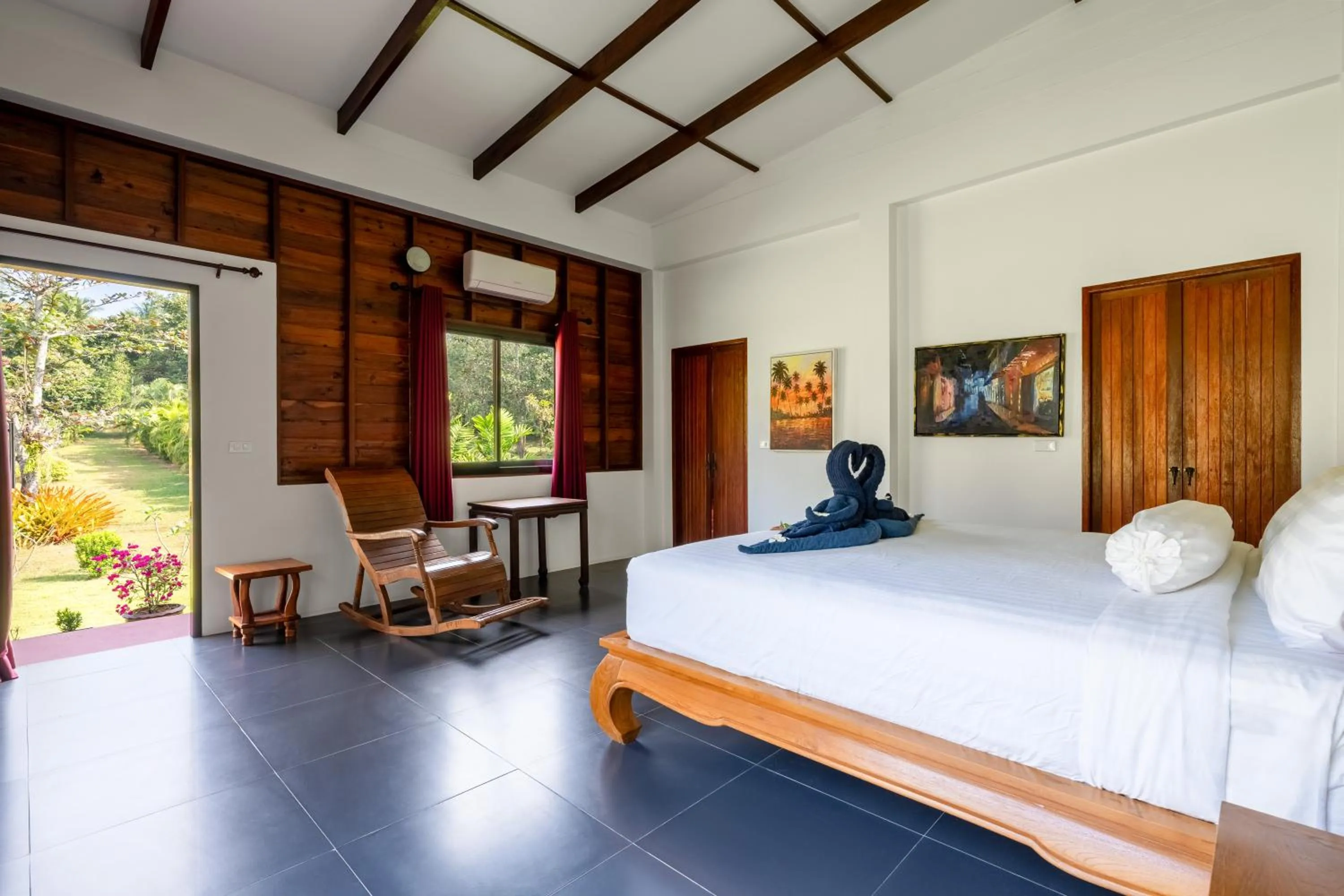 Bedroom, Bed in Piman Pu