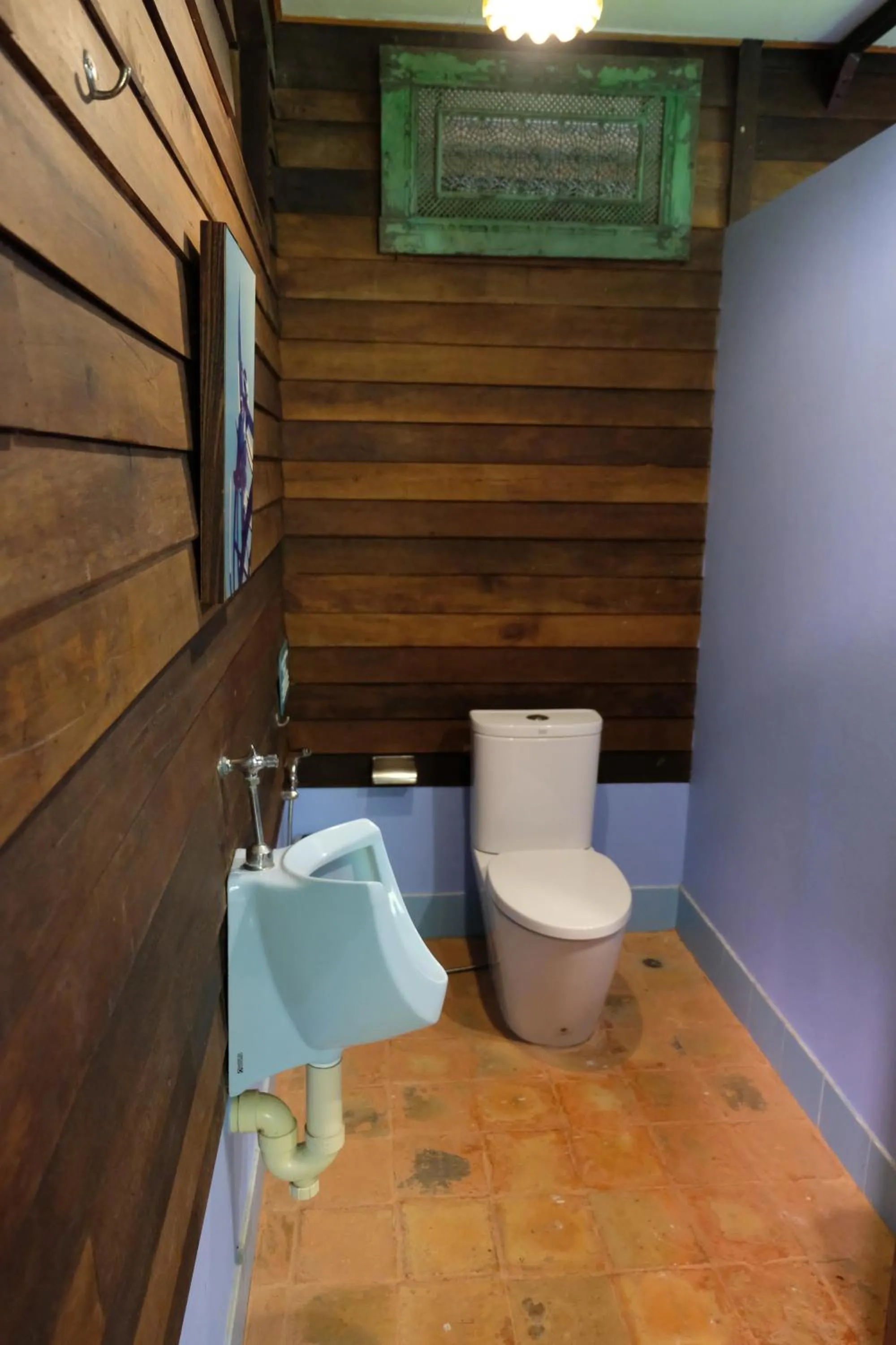 Toilet in Piman Pu