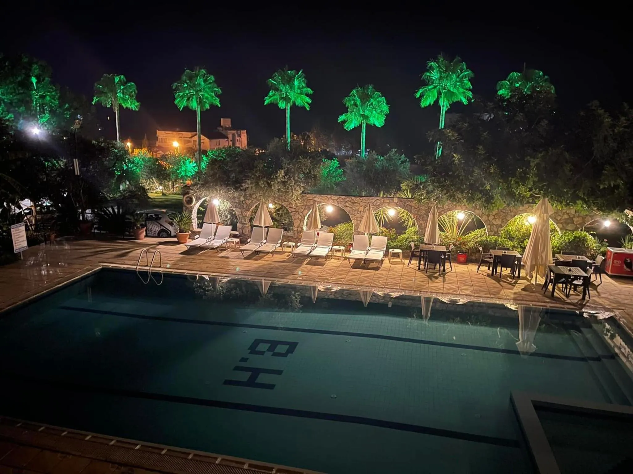 Swimming pool in Bare Hill Holiday Apartments