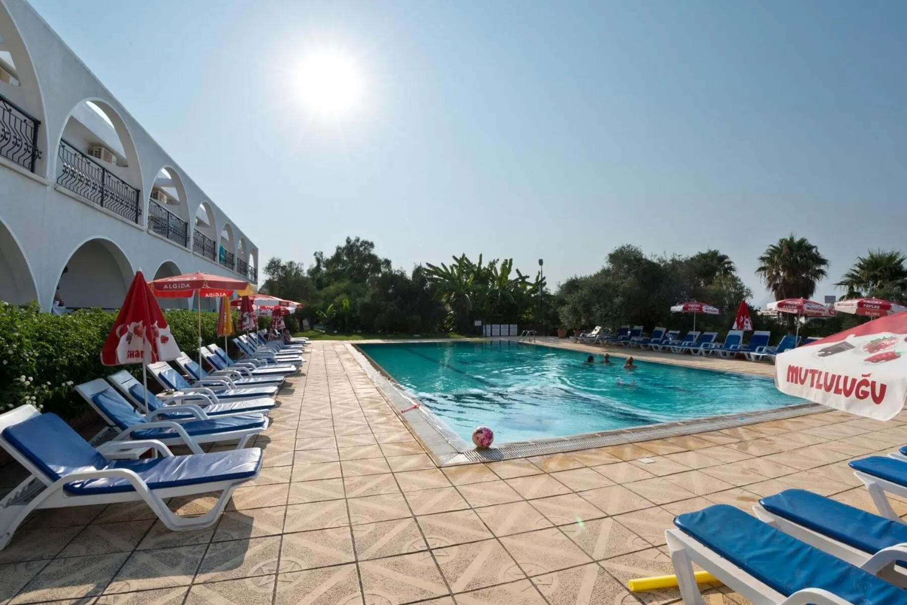 Swimming pool in Bare Hill Holiday Apartments