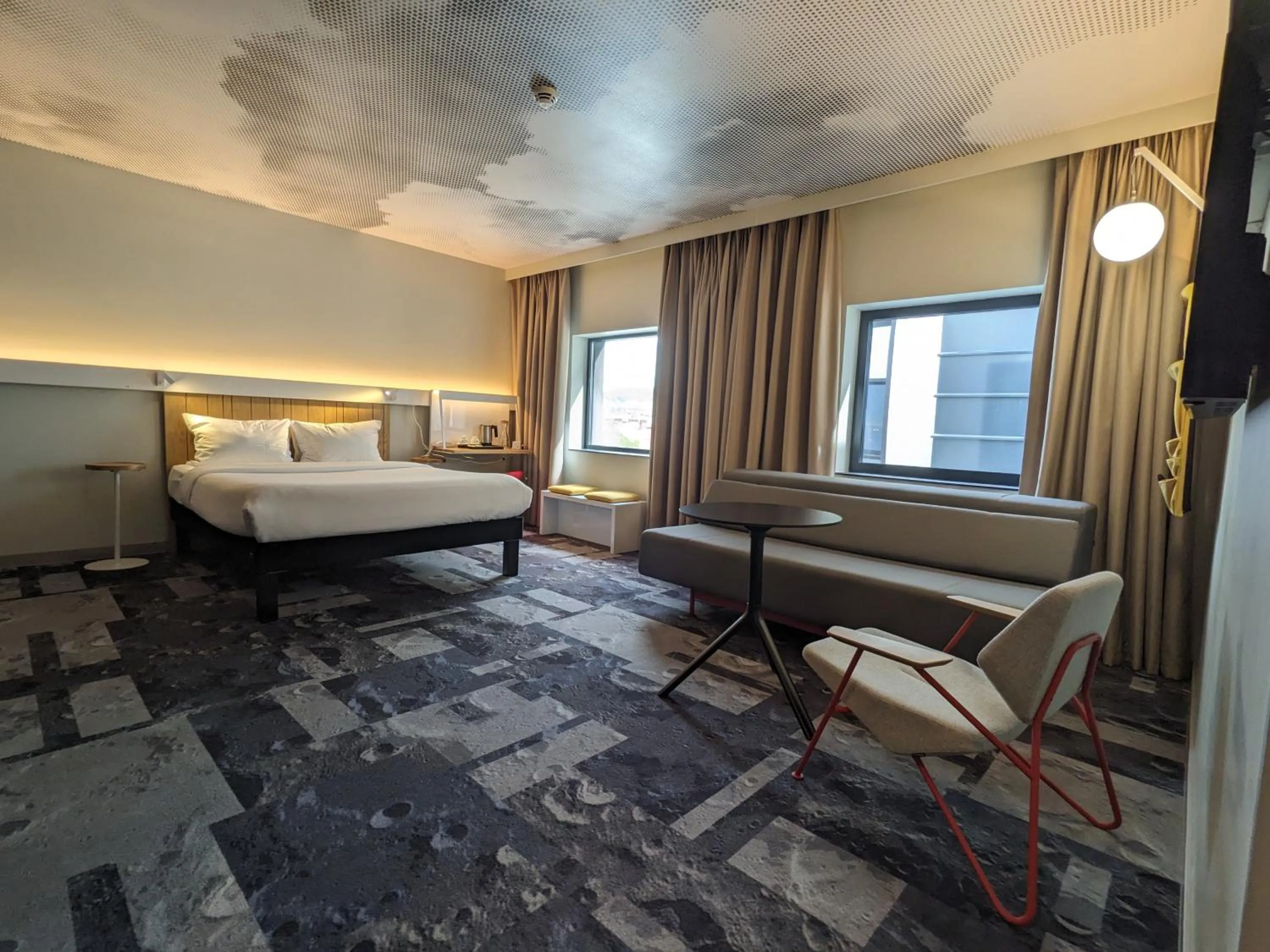 Bed in ibis Lviv Center