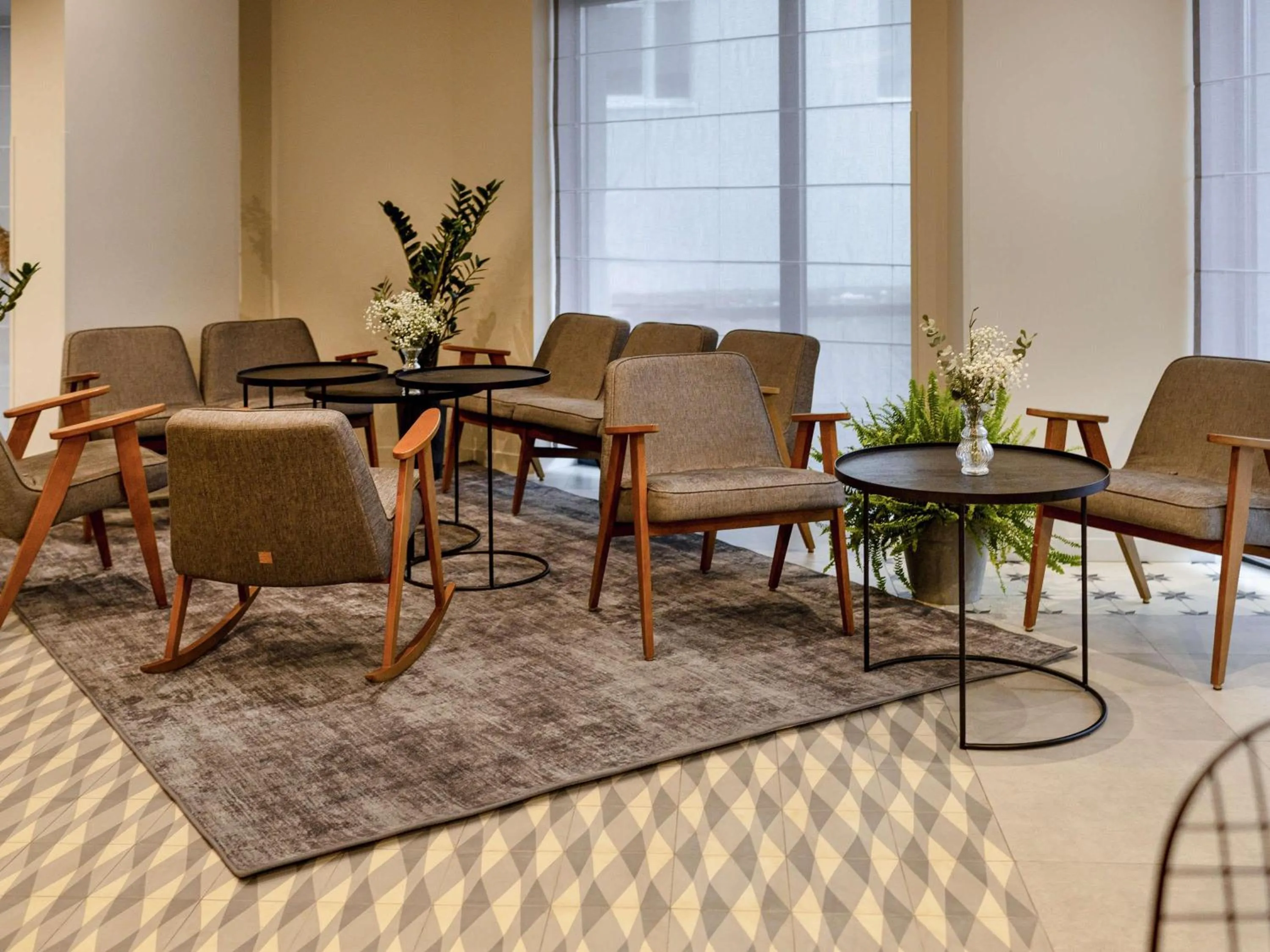 Restaurant/places to eat in ibis Lviv Center