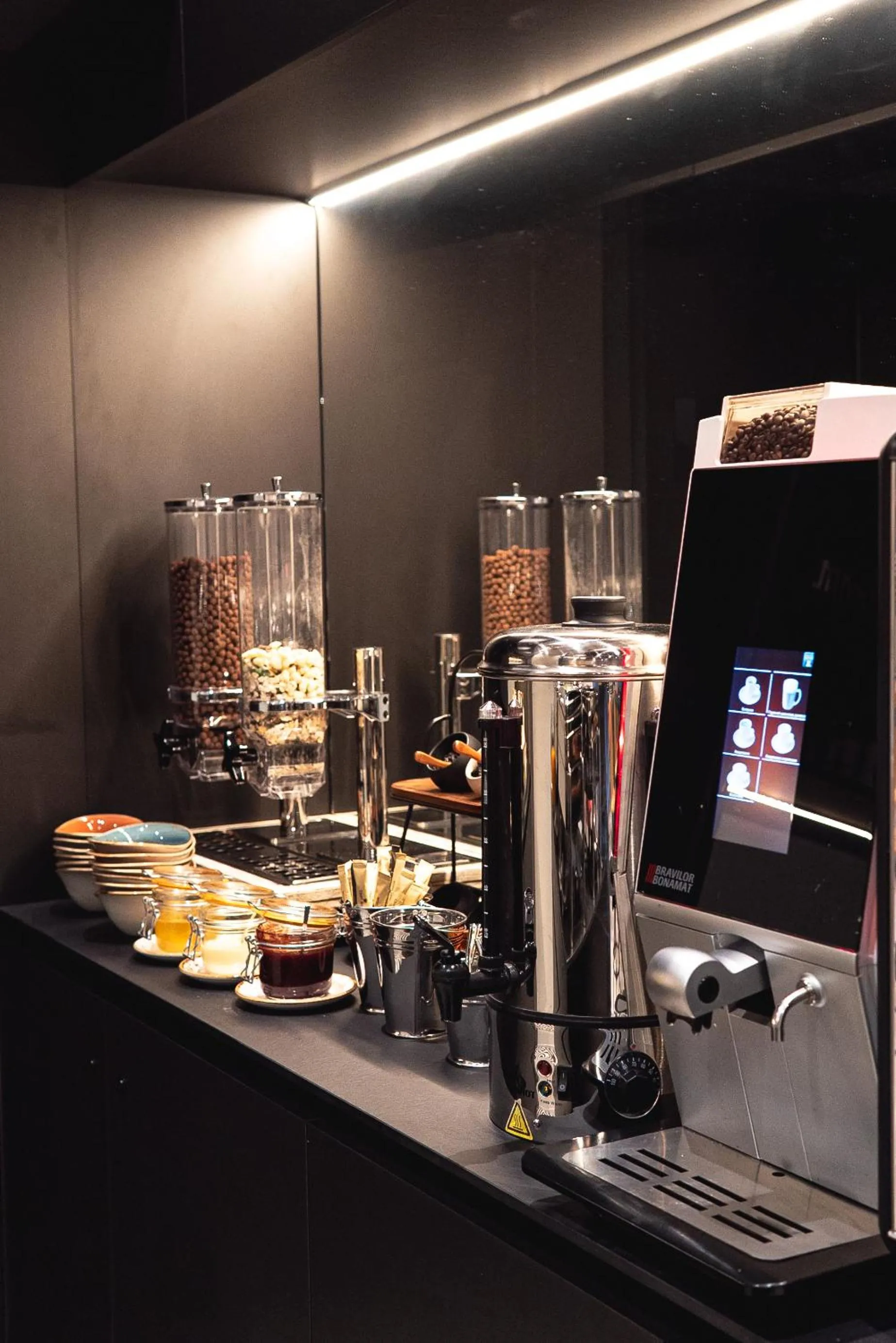 Coffee/tea facilities in ibis Lviv Center
