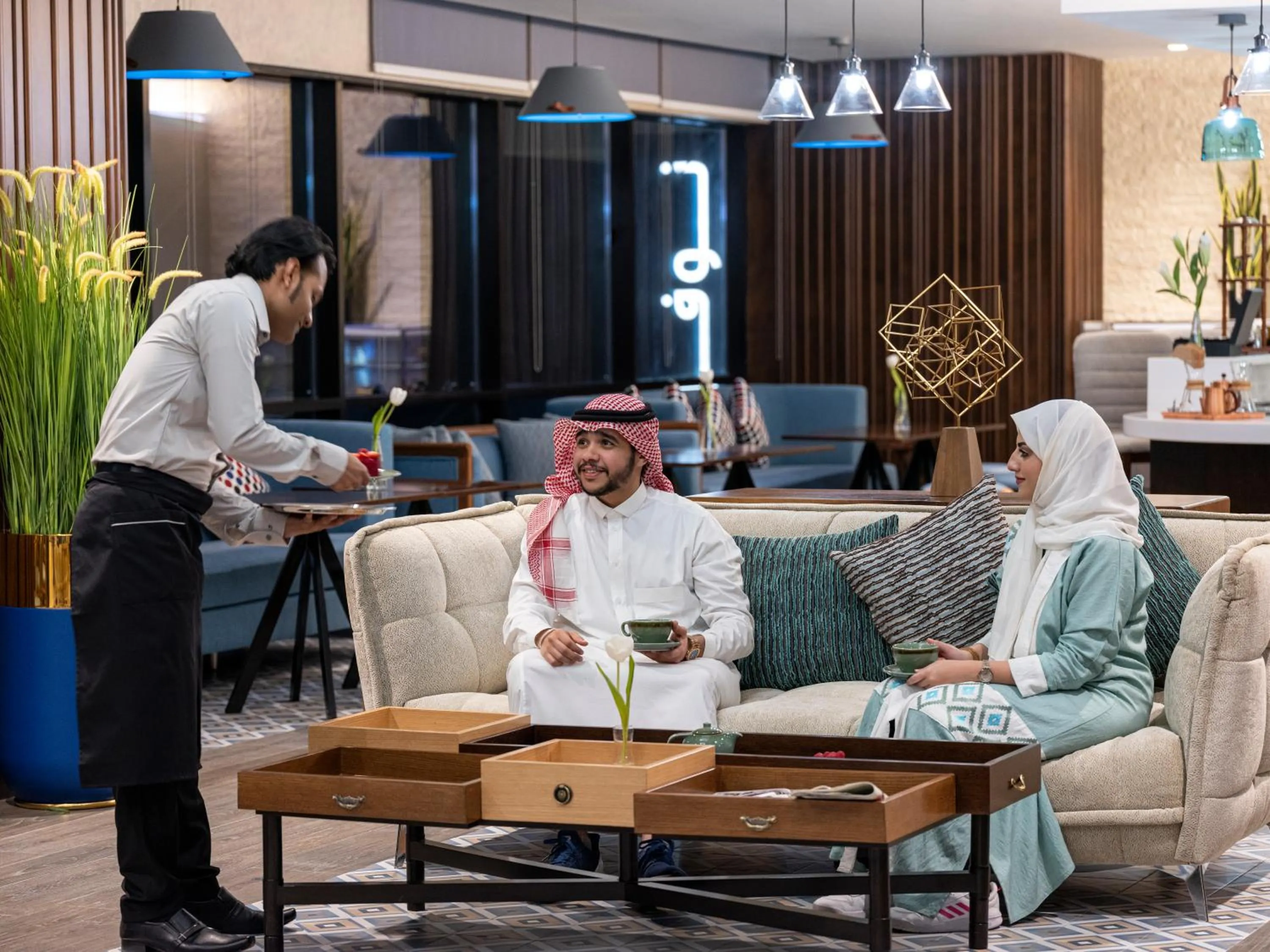 Restaurant/places to eat in Novotel Makkah Thakher City