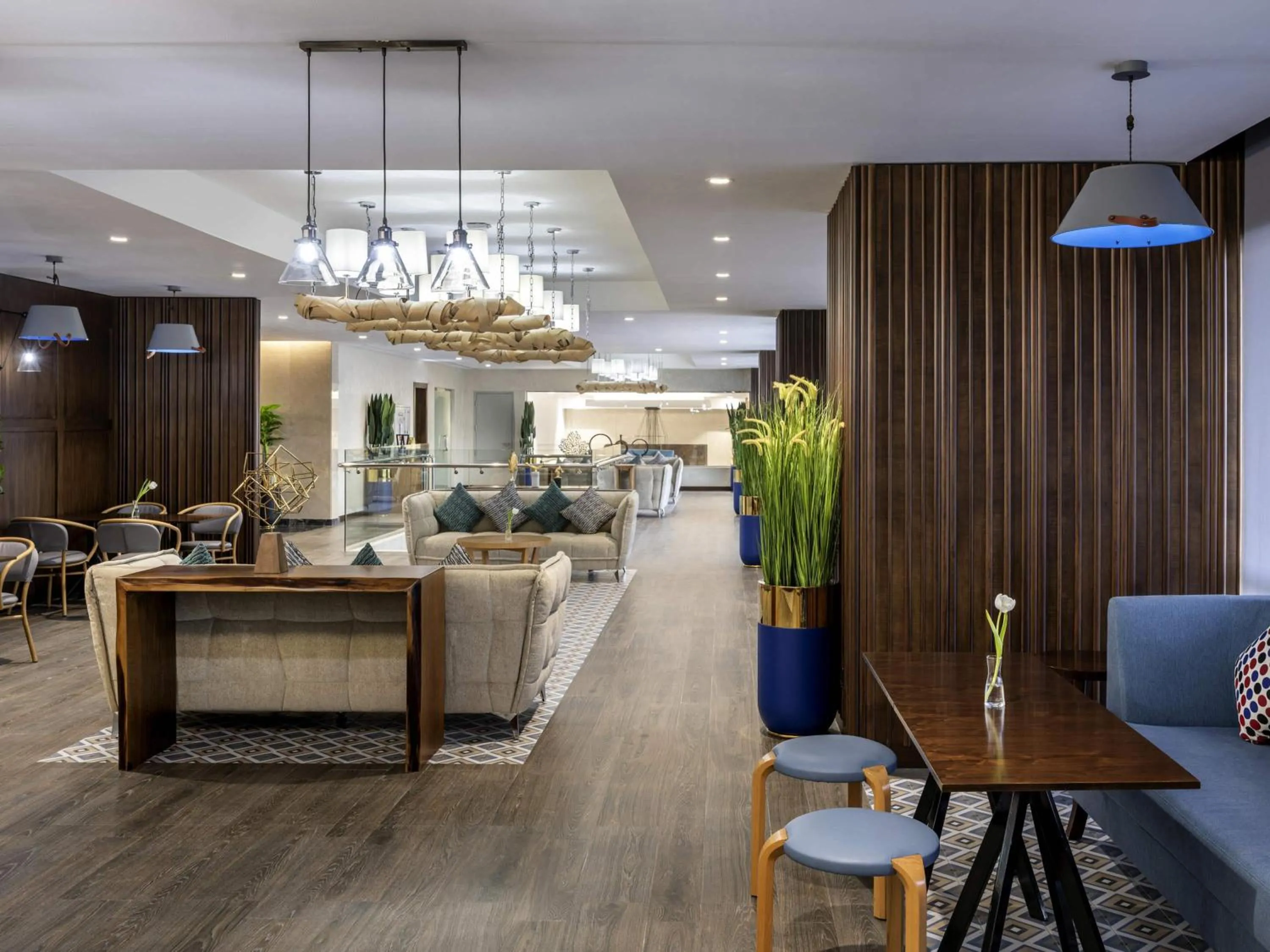 Lounge or bar in Novotel Makkah Thakher City