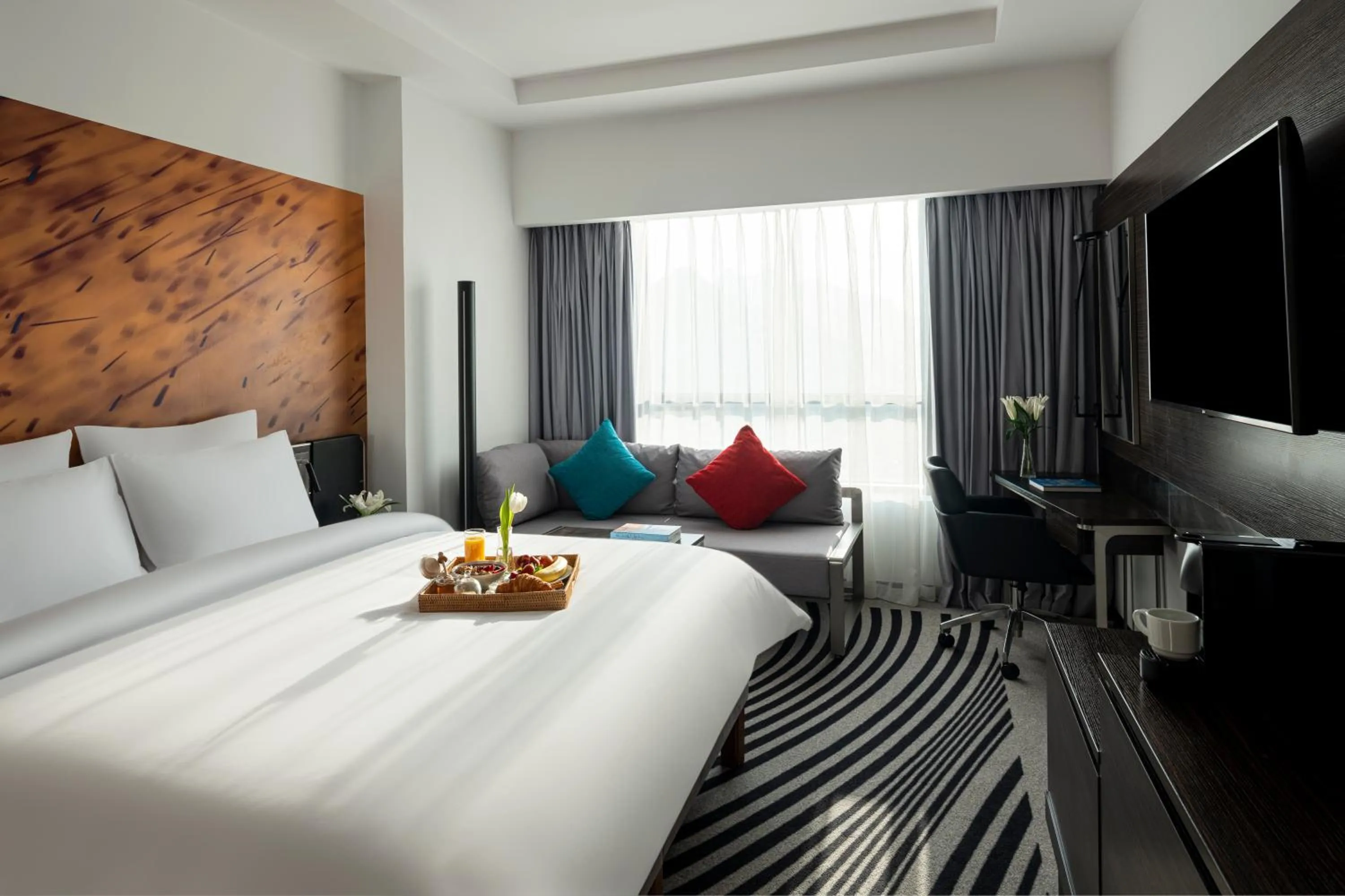 Photo of the whole room, Bed in Novotel Makkah Thakher City