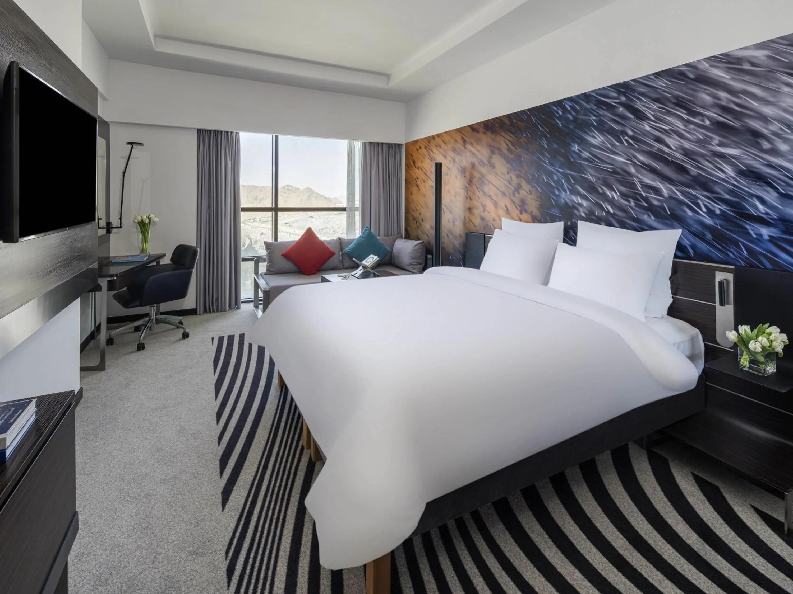 Bedroom, Bed in Novotel Makkah Thakher City