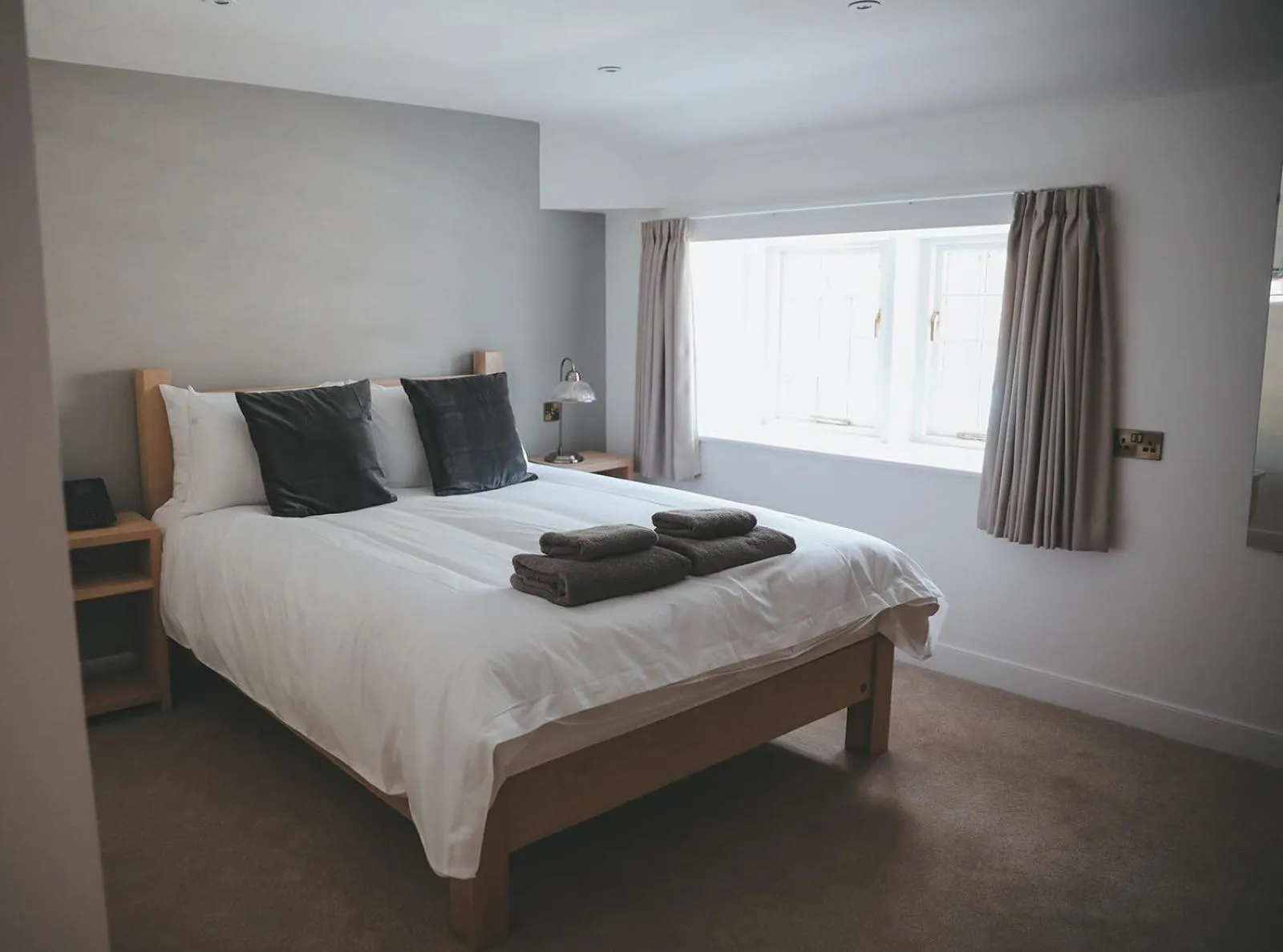 Photo of the whole room, Bed in The Canal