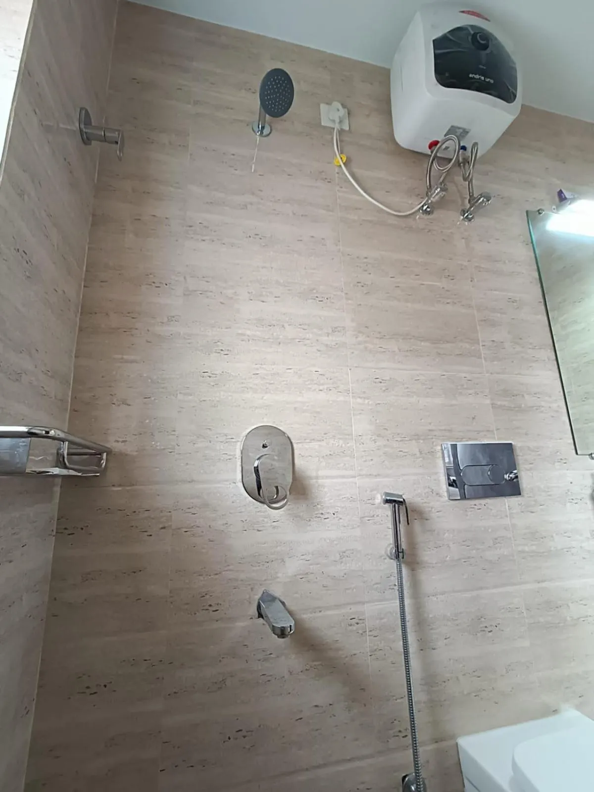 Bathroom in Sheldon Inn Kolkata