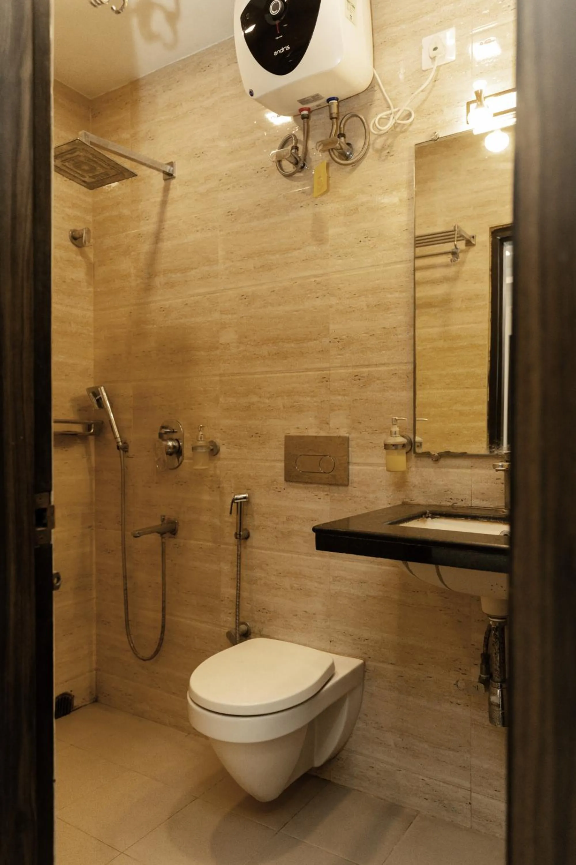 Bathroom in Sheldon Inn Kolkata