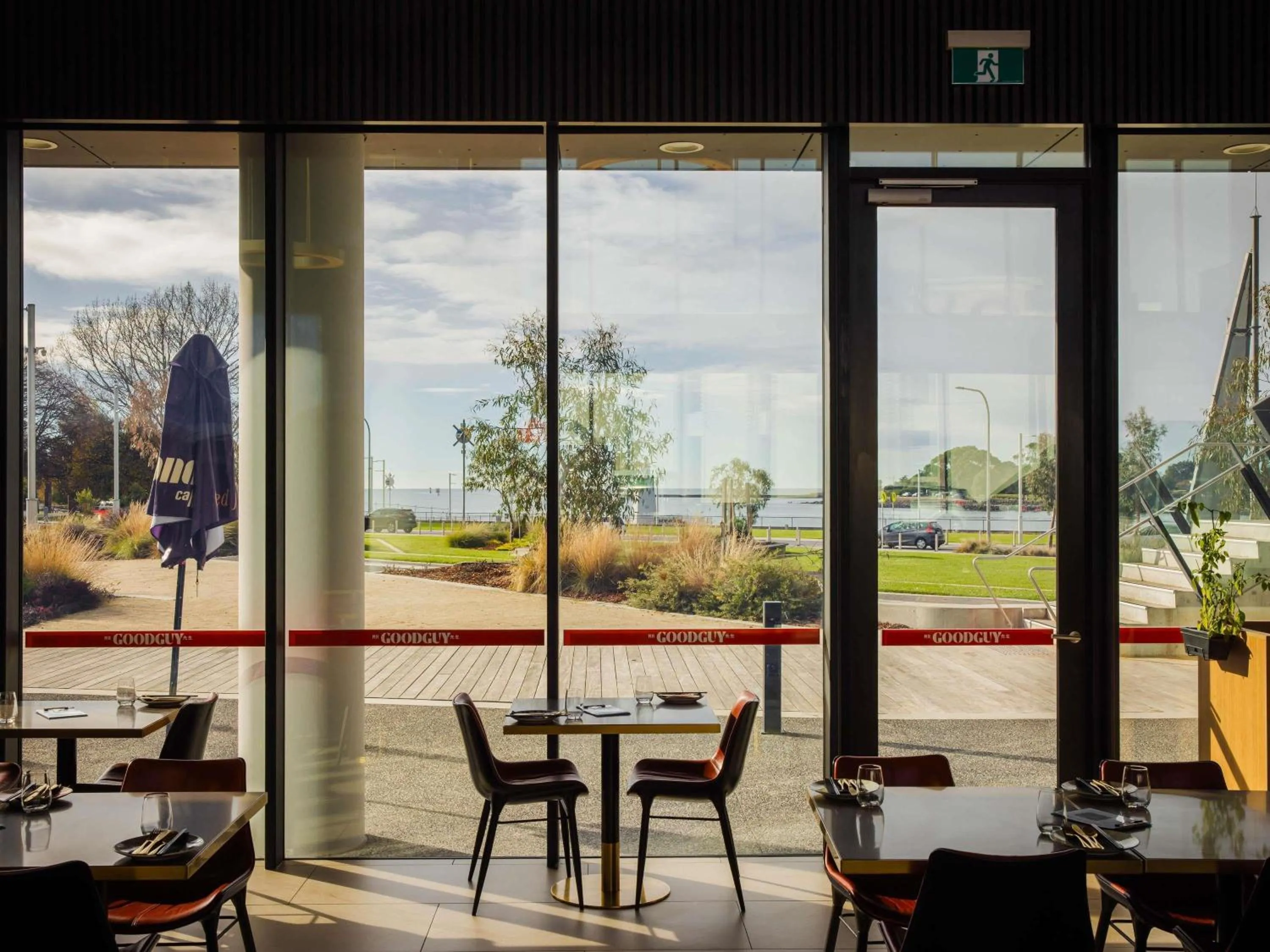 Lounge or bar in Novotel Devonport