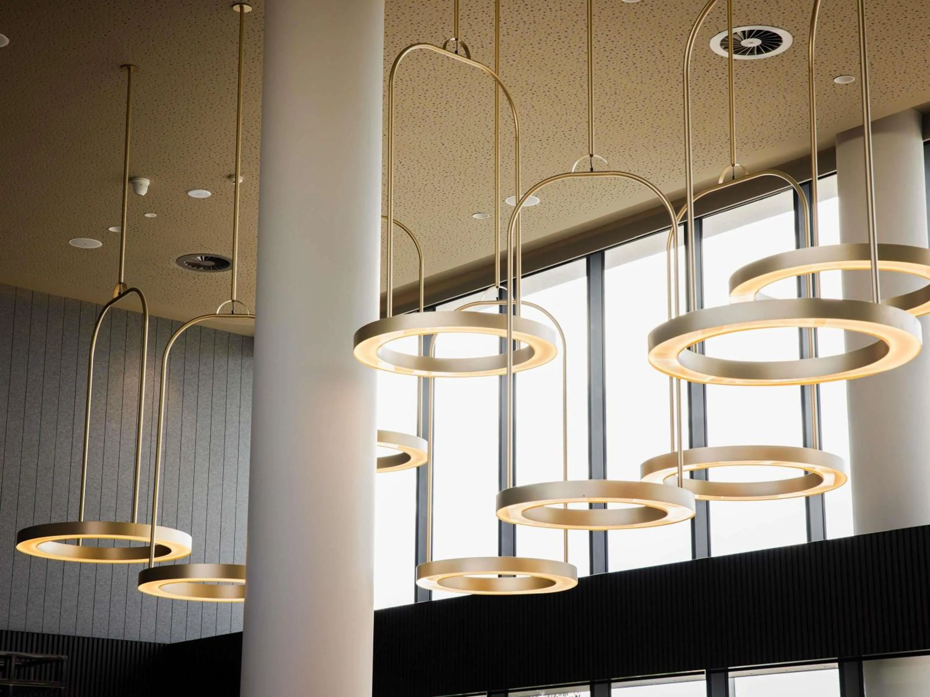 Lounge or bar in Novotel Devonport