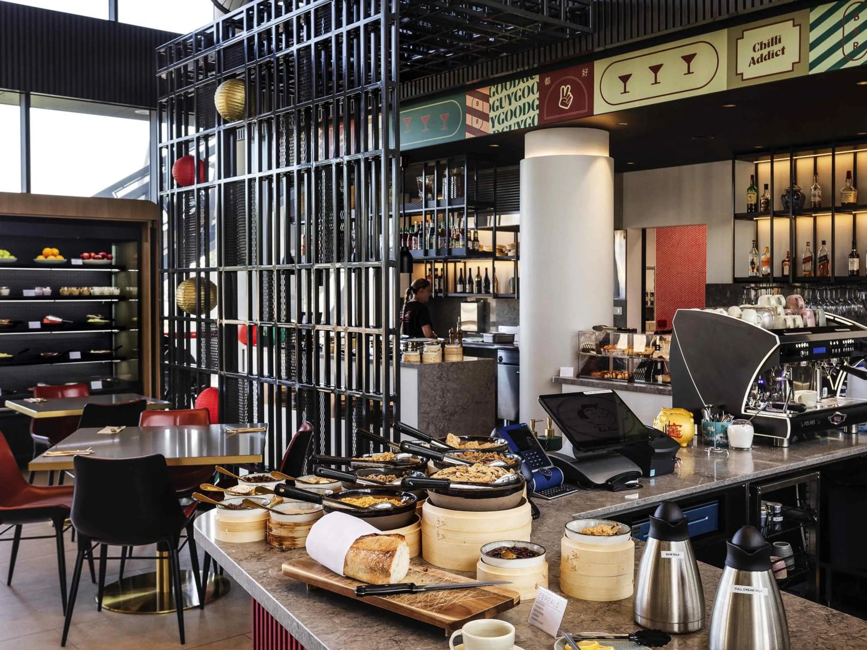 Restaurant/places to eat in Novotel Devonport