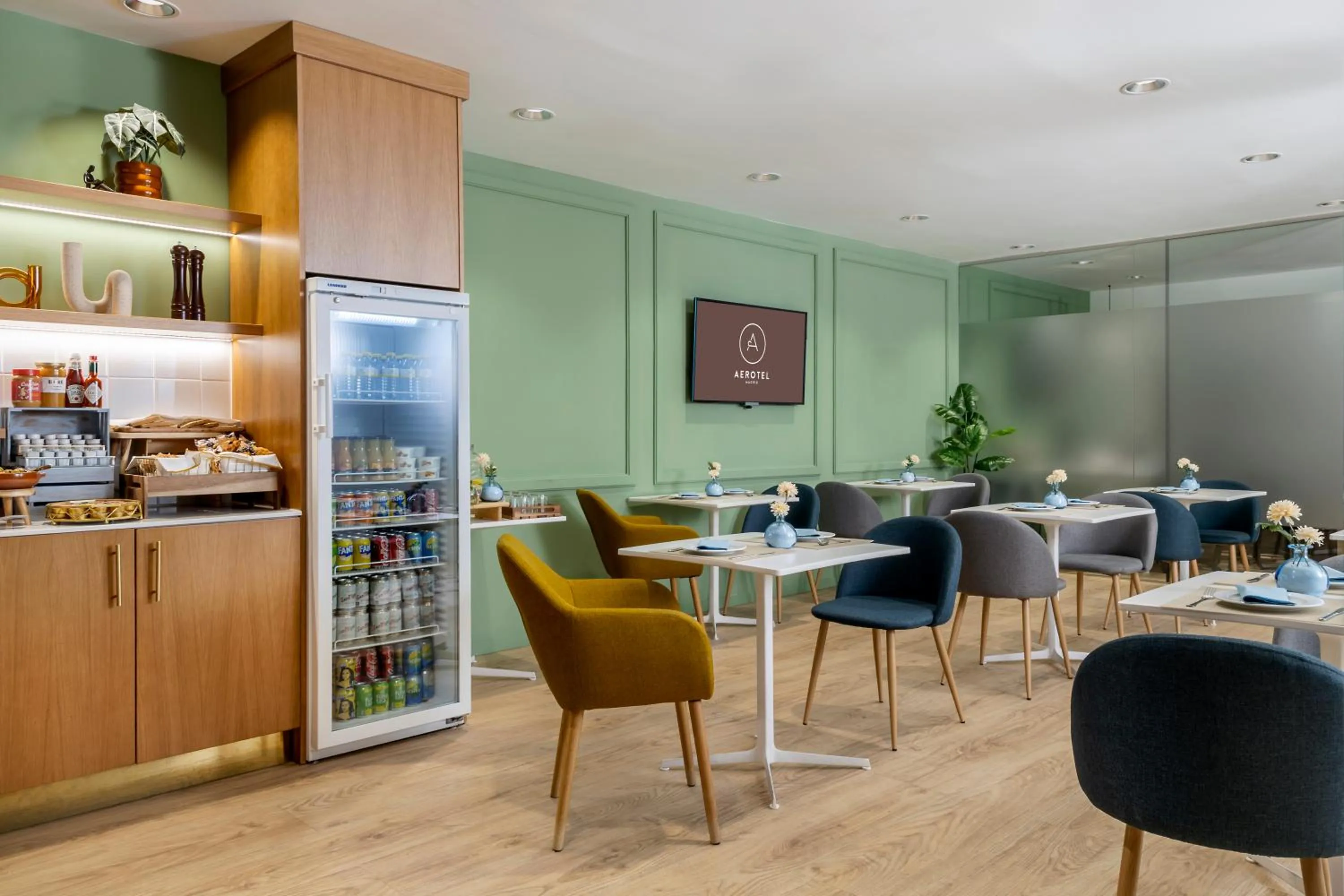 Restaurant/places to eat in Aerotel Madrid Airport - Terminal 4