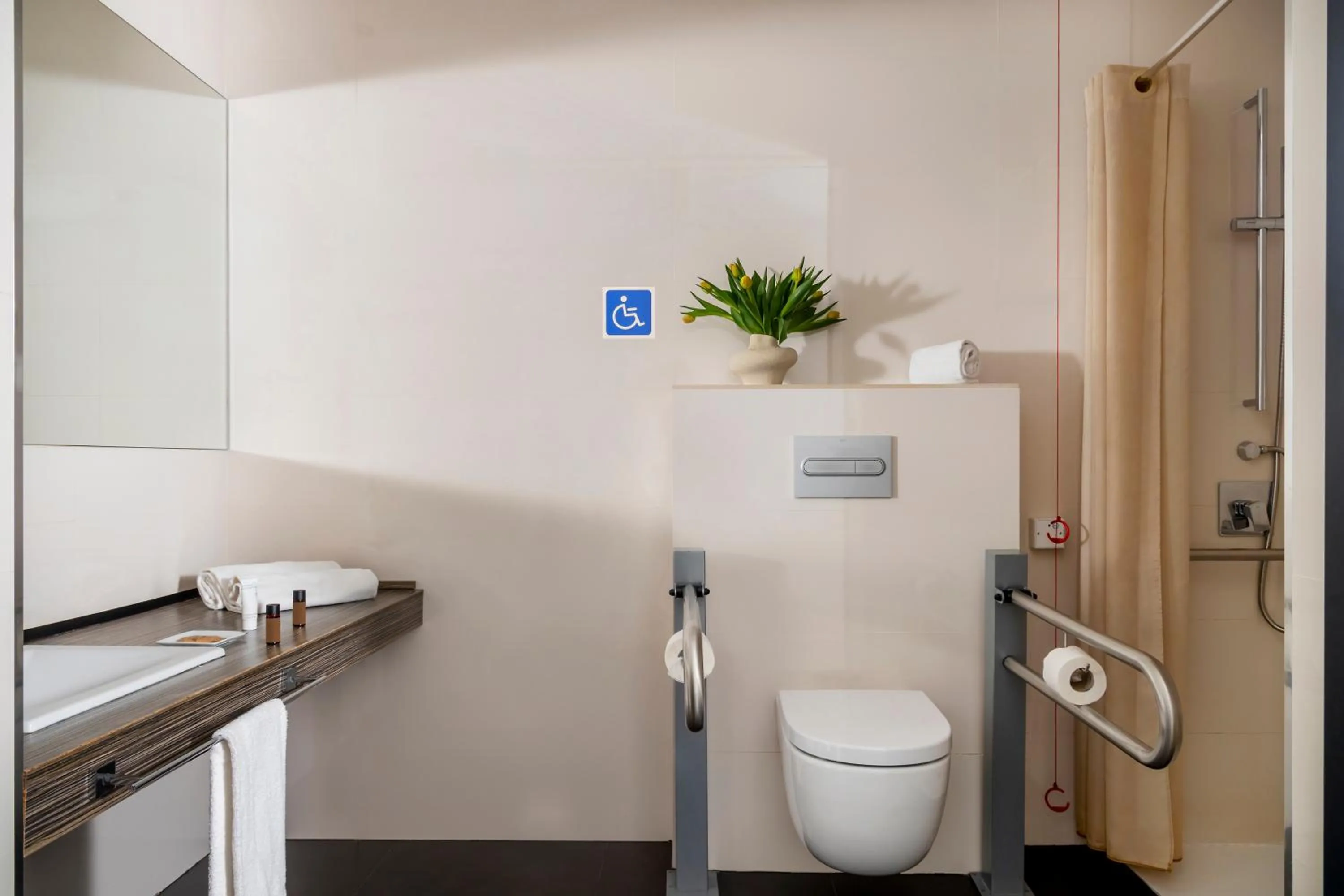 Bathroom in Aerotel Madrid Airport - Terminal 4