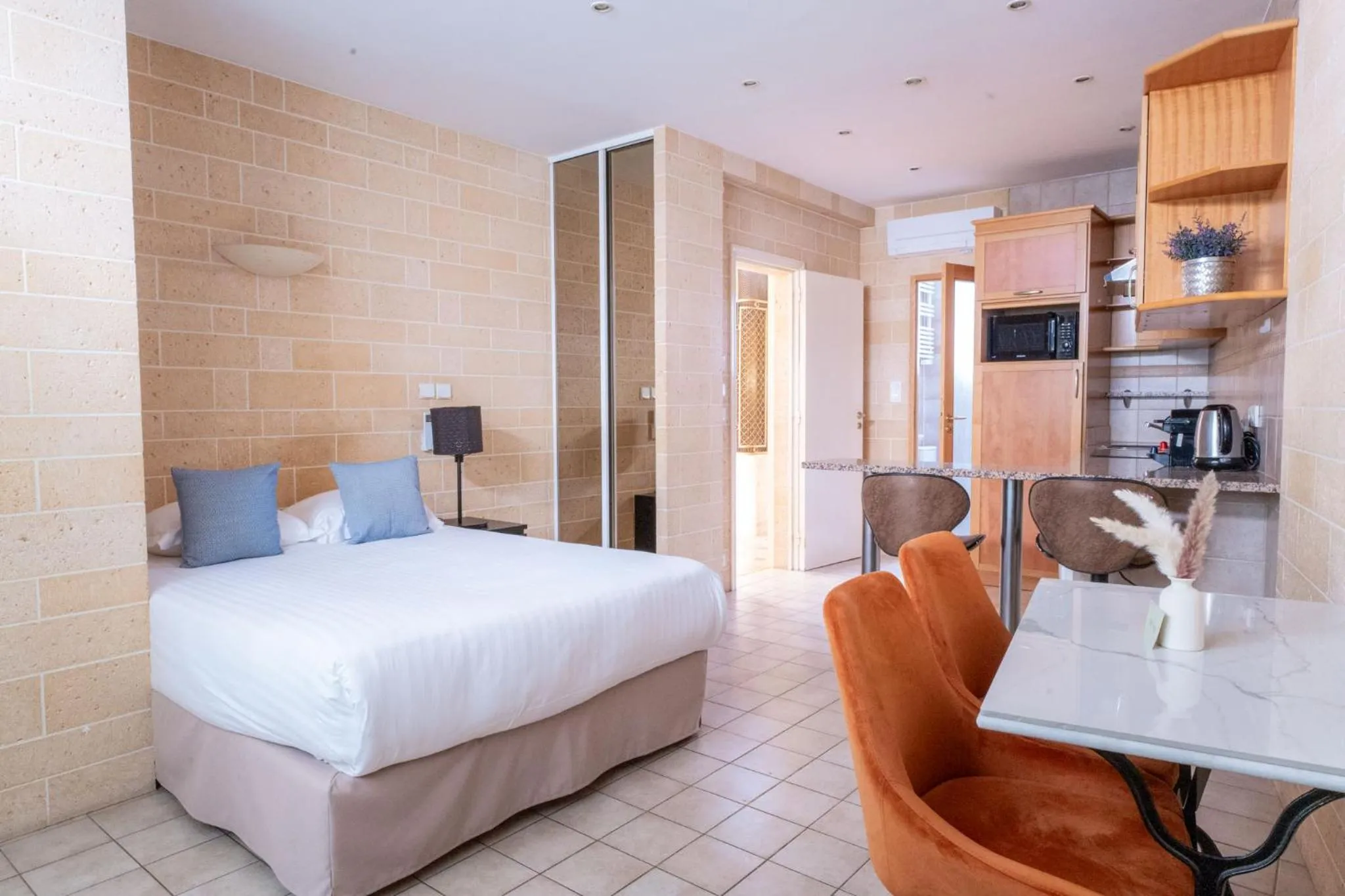 Bed in Appart Hôtel Résidence Courcelle