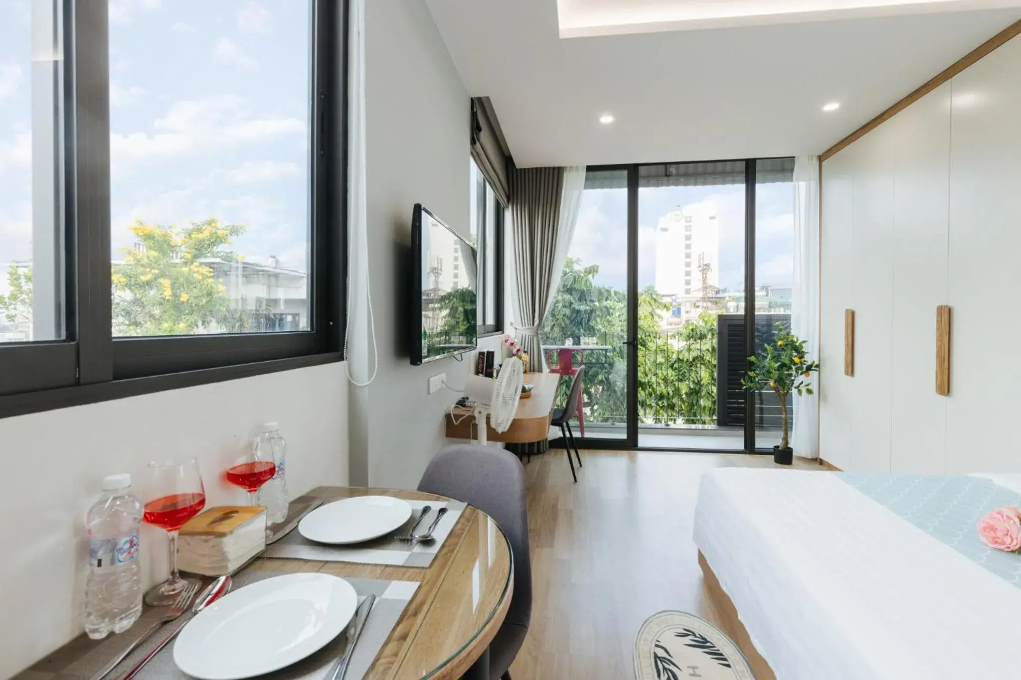 Studio with Lake View - single occupancy in Margaery Boutique Apartment & Skyon9 Rooftop Bar Studio with Lake View - single occupancy in Margaery Boutique Apartment & Skyon9 Rooftop Bar