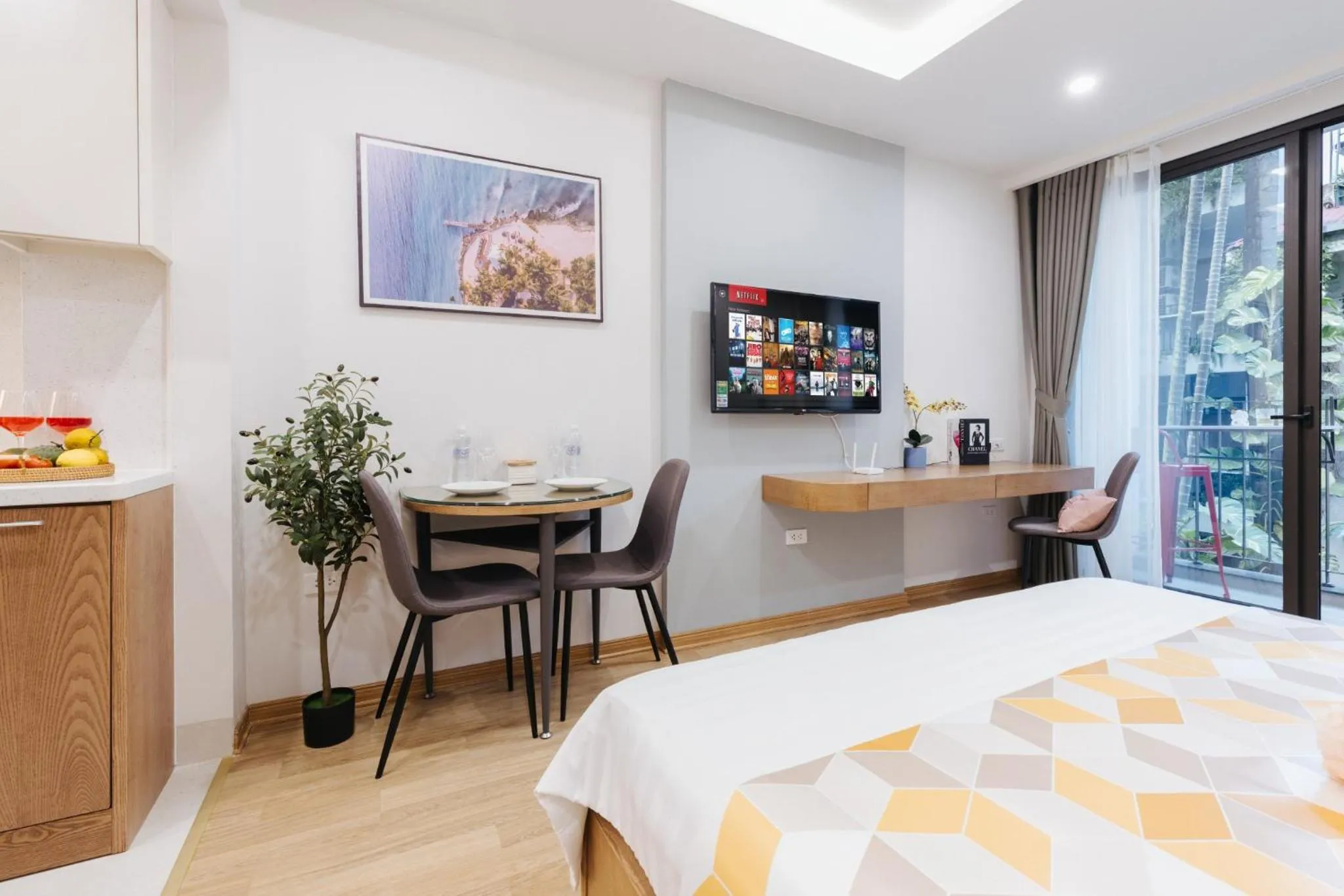 TV and multimedia, Bed in Margaery Boutique Apartment & Skyon9 Rooftop Bar