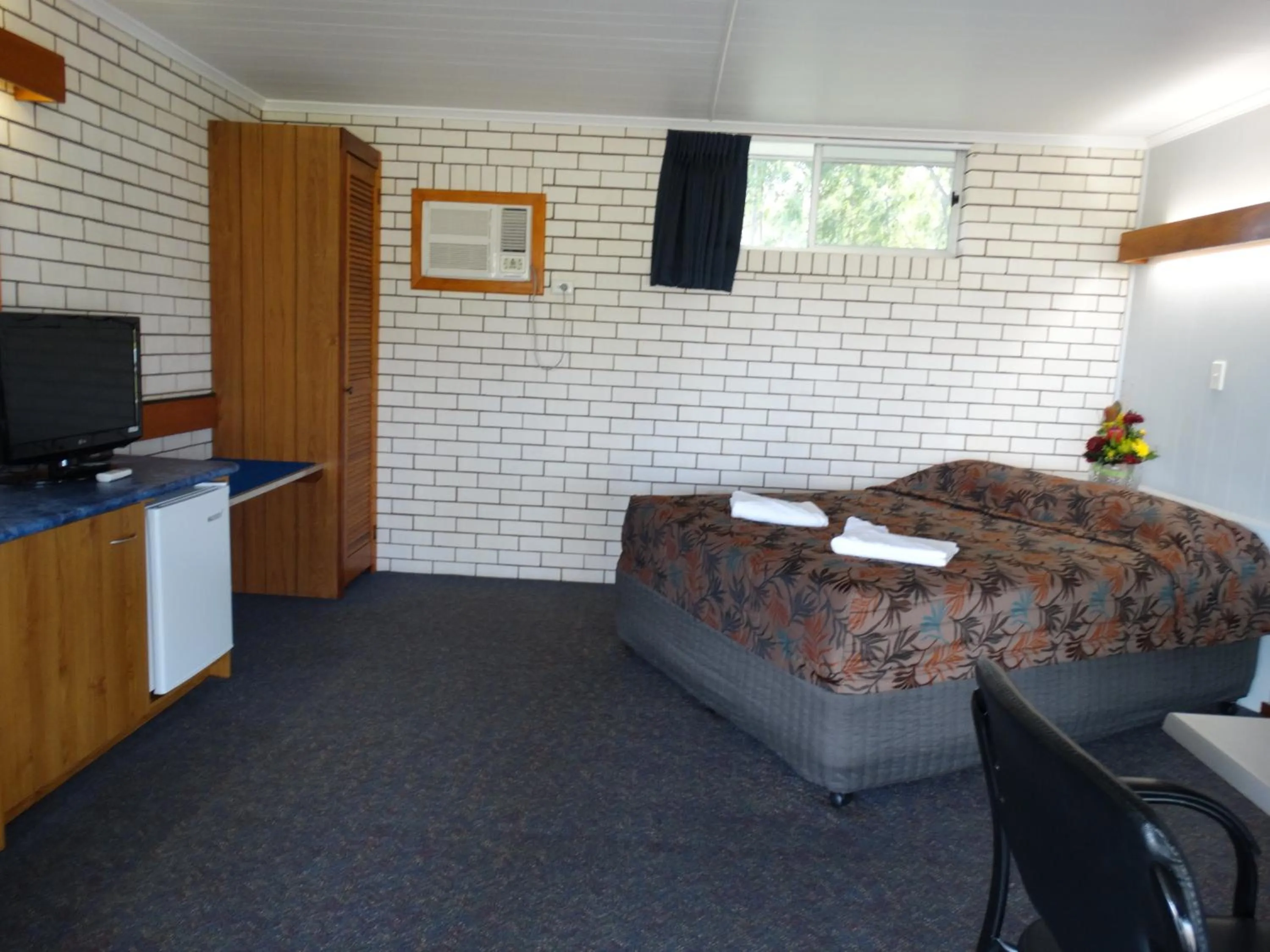 Photo of the whole room, Bed in Gayndah A Motel