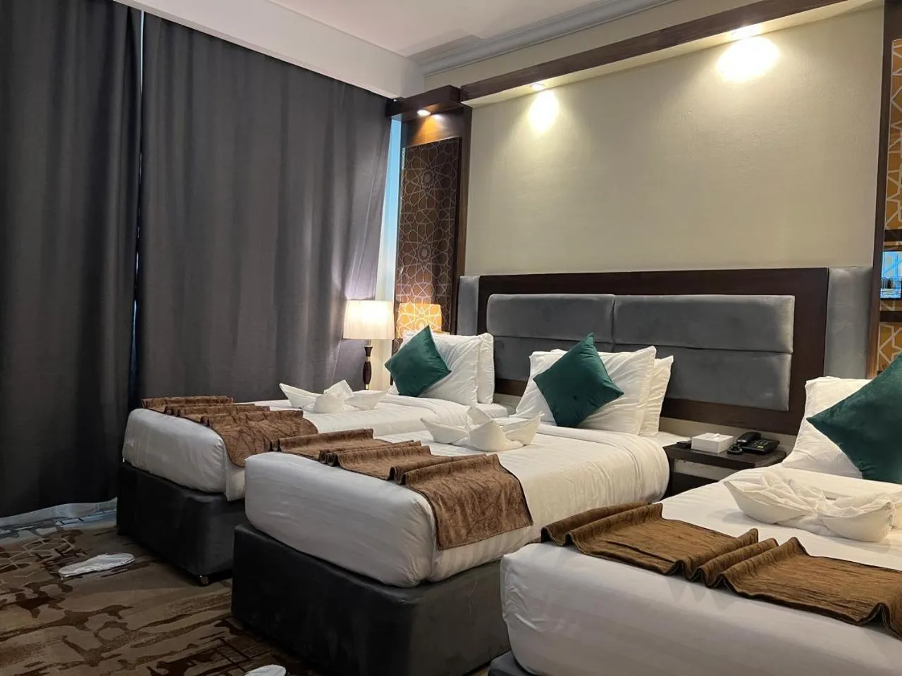 Bedroom, Bed in Sky View Hotel, Madinah