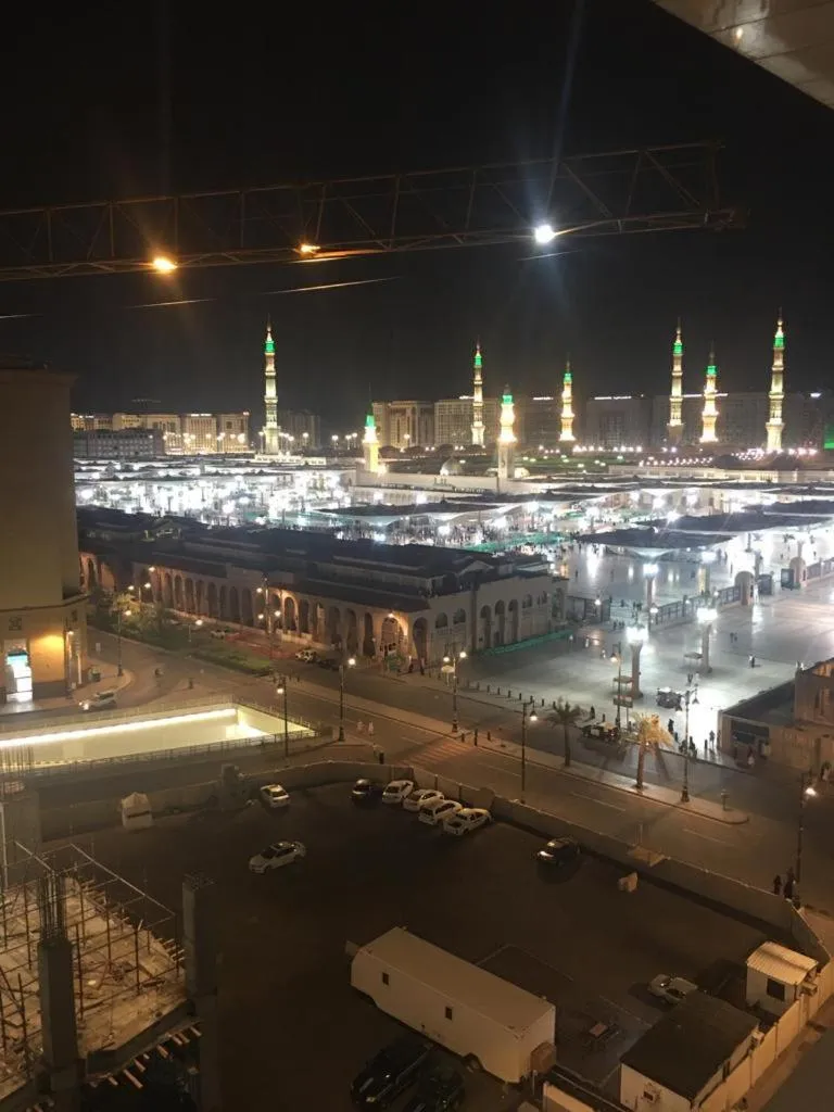 Night in Sky View Hotel, Madinah