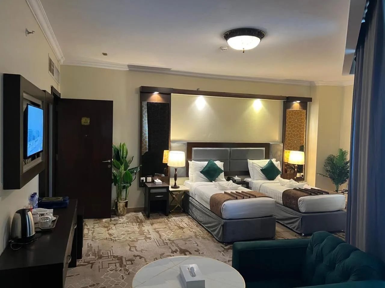 Bedroom, Bed in Sky View Hotel, Madinah