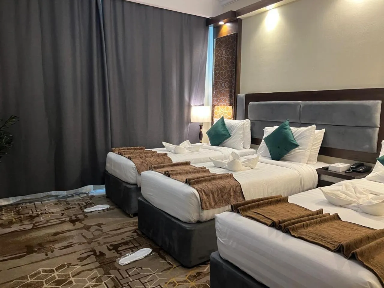 Bedroom, Bed in Sky View Hotel, Madinah