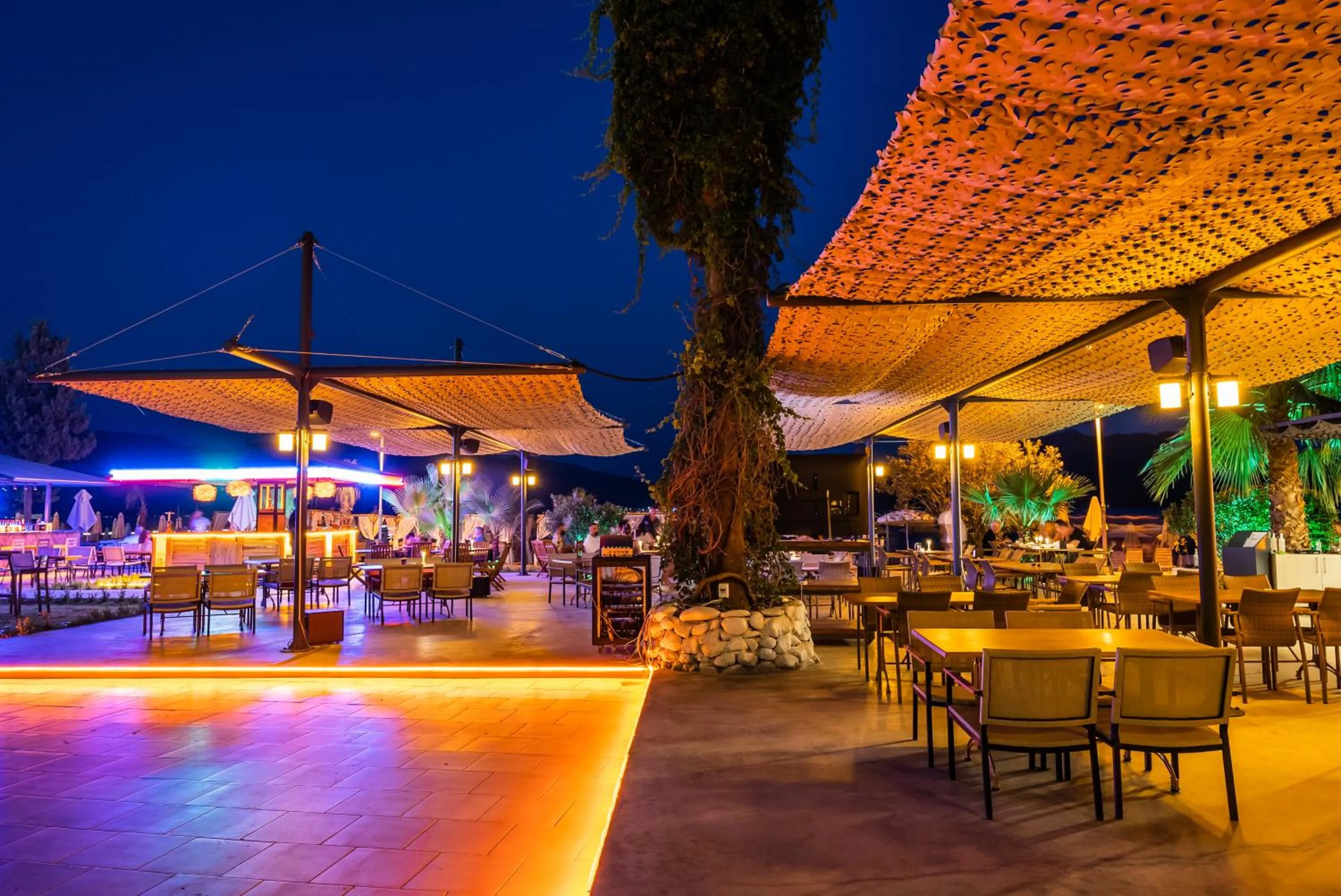 Restaurant/places to eat in Hotel Caprea