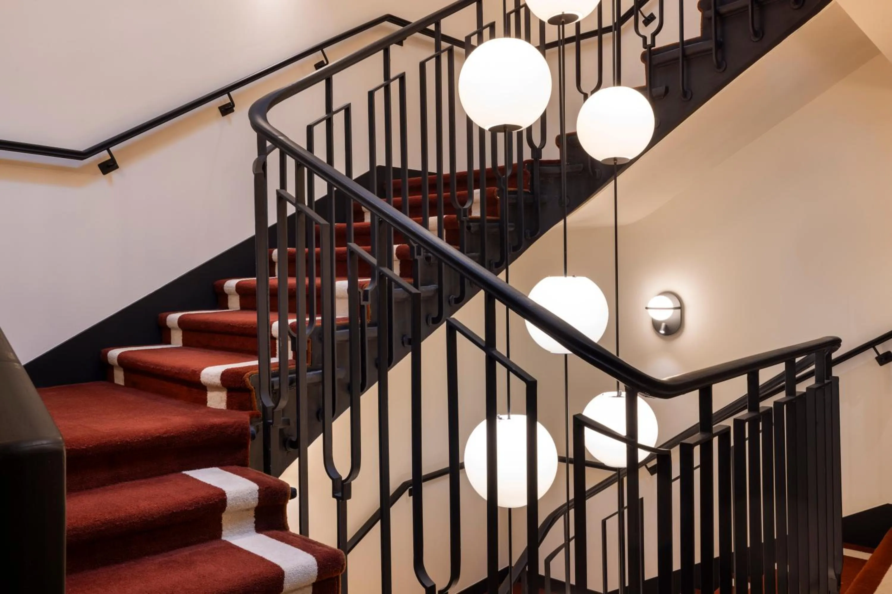 Property building in Padam Hôtel