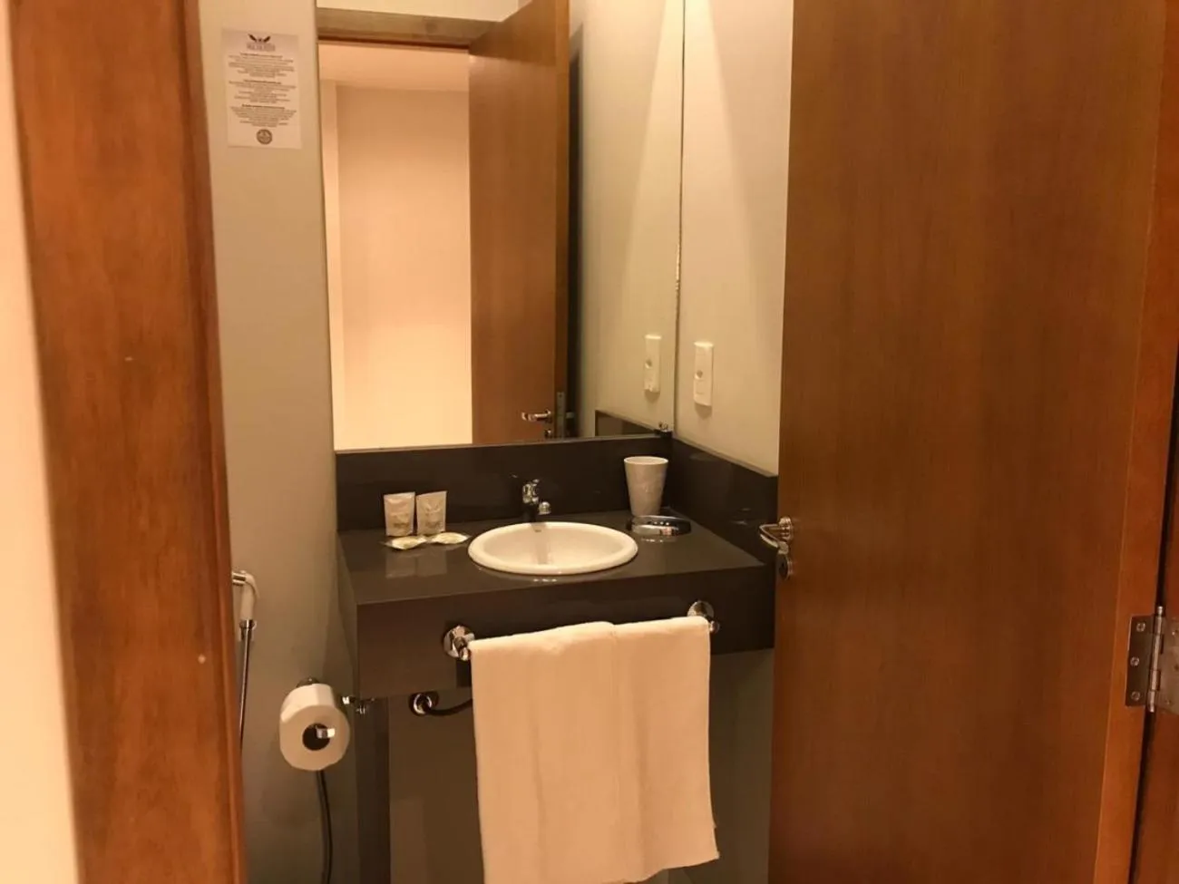 Bathroom in Flat em Gramado