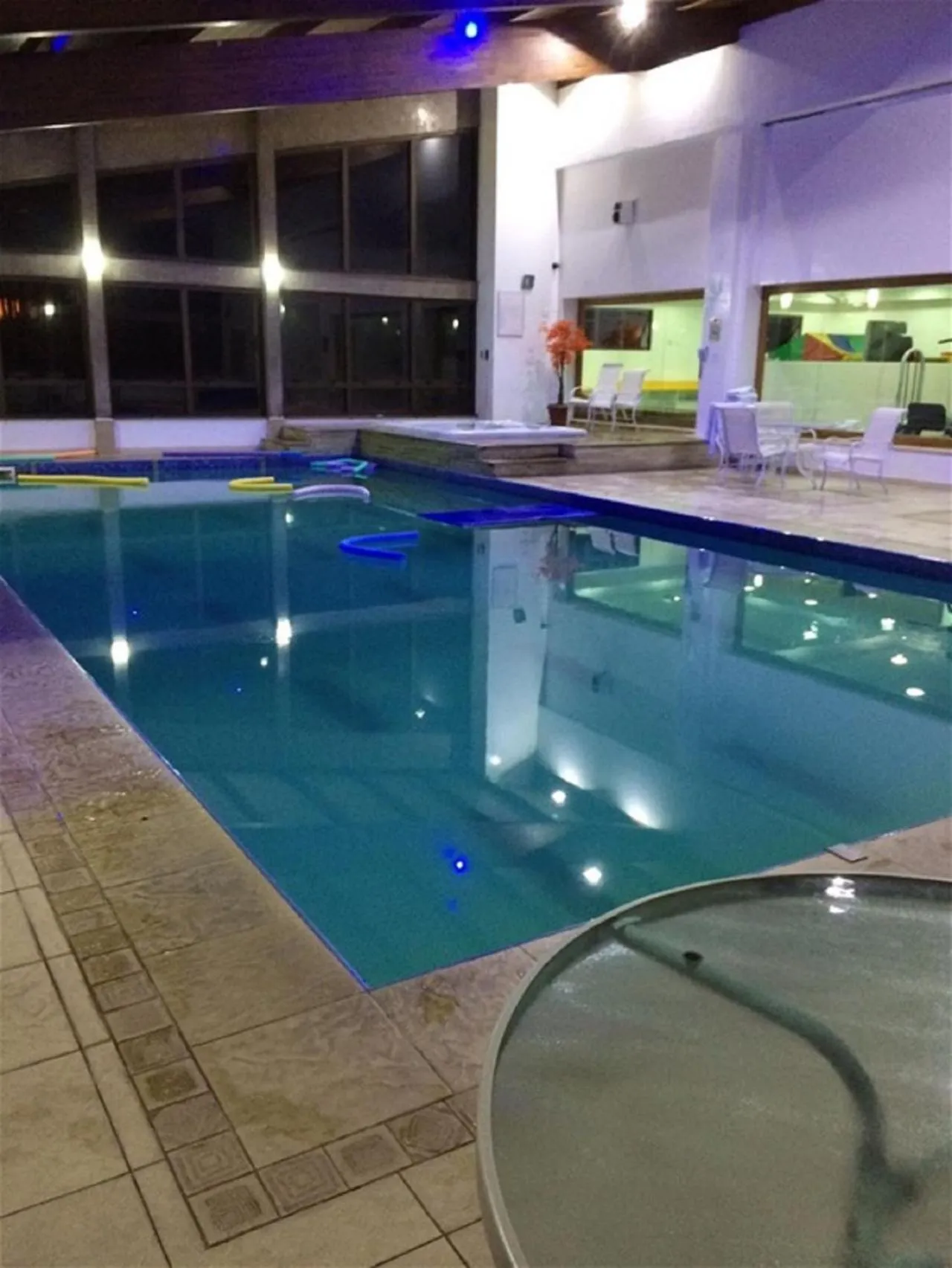 Swimming pool in Flat em Gramado