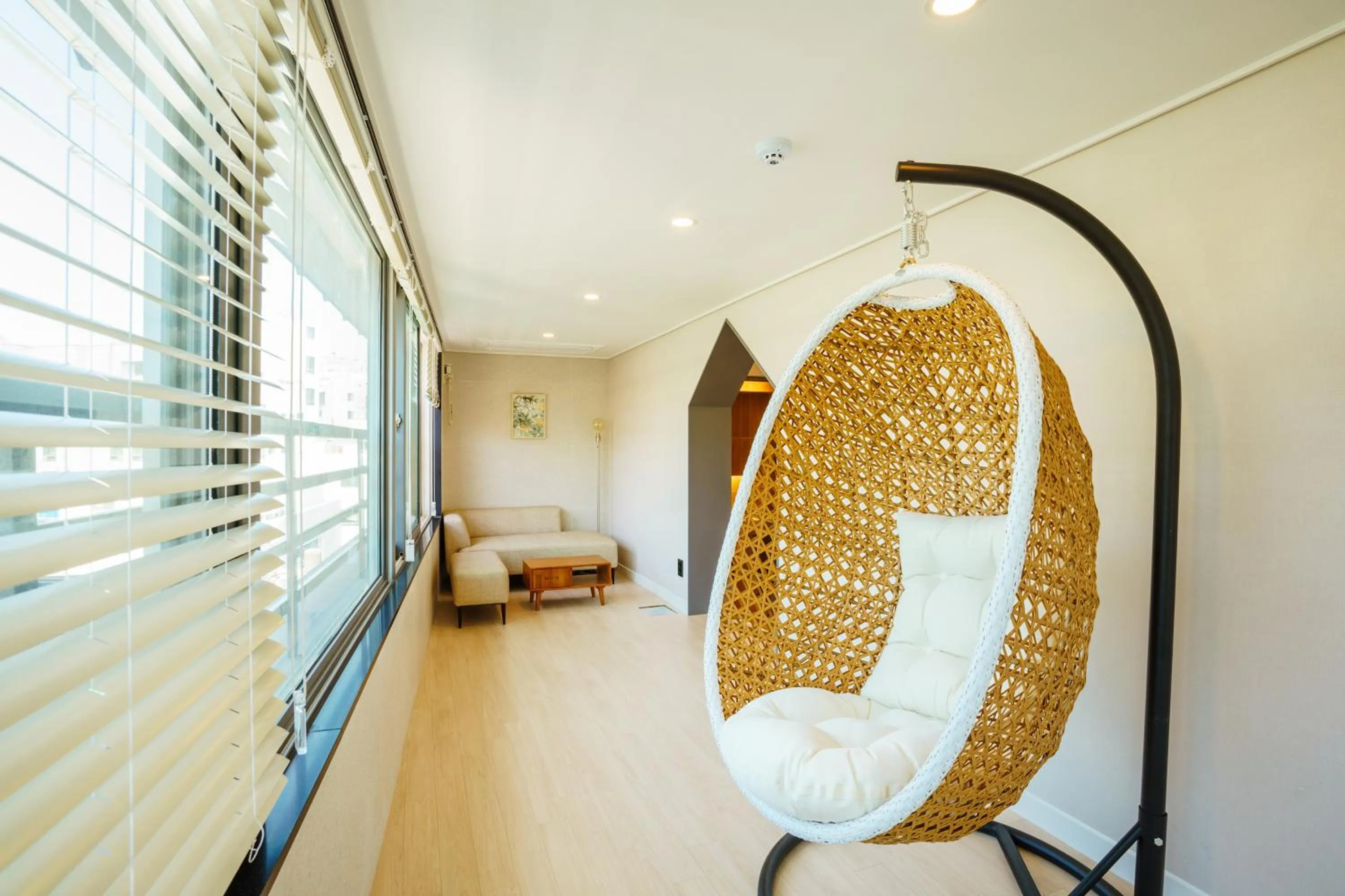 Seating area, Bed in Hotel Pico