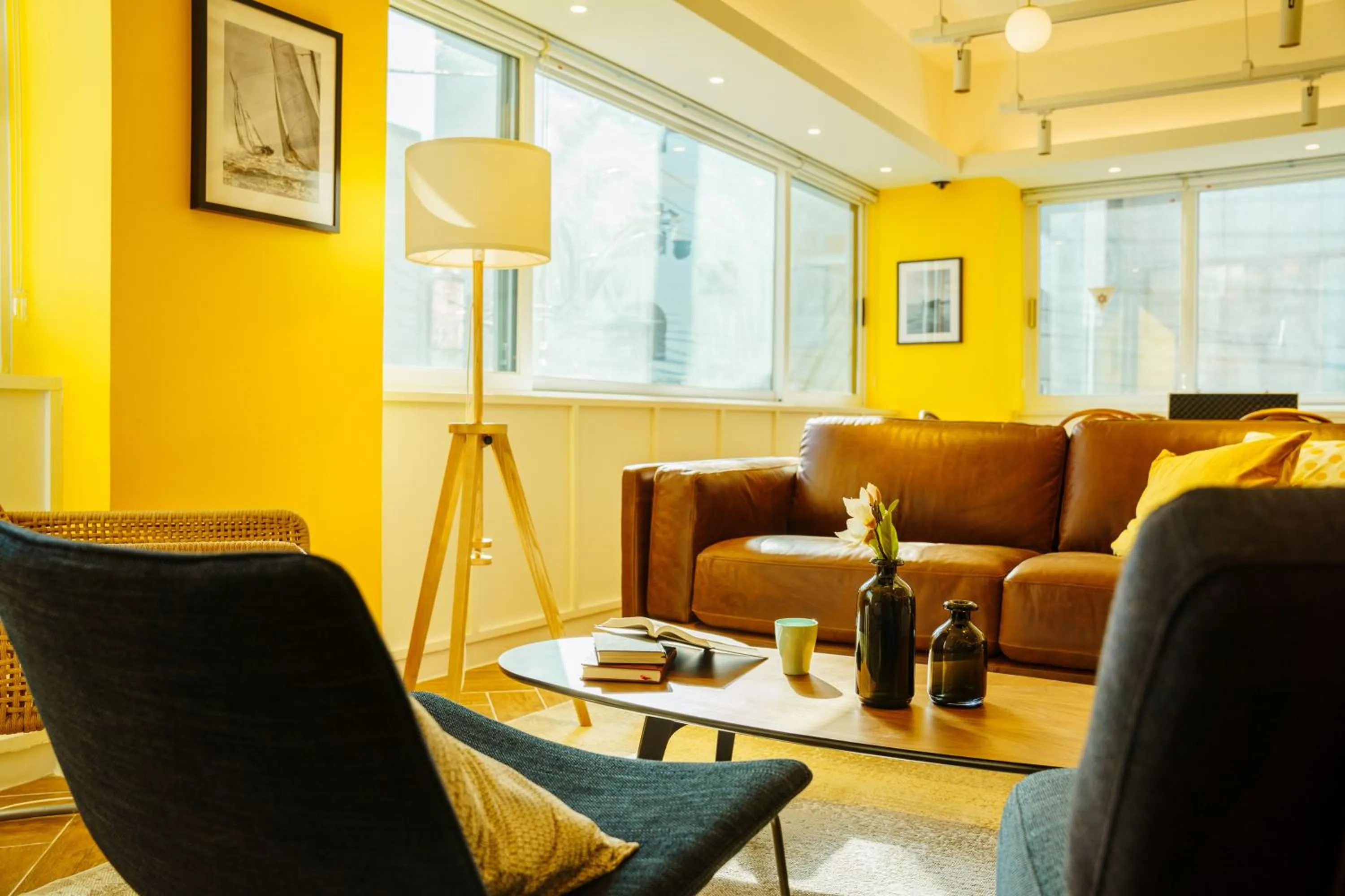 Communal lounge/ TV room in Hotel Pico