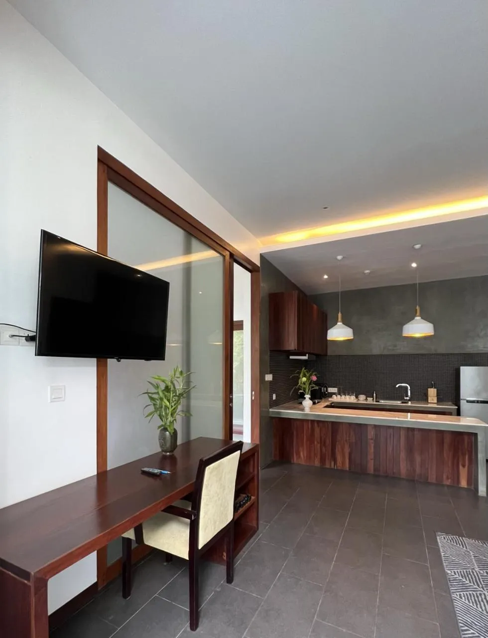 Communal lounge/ TV room in Maison Leab