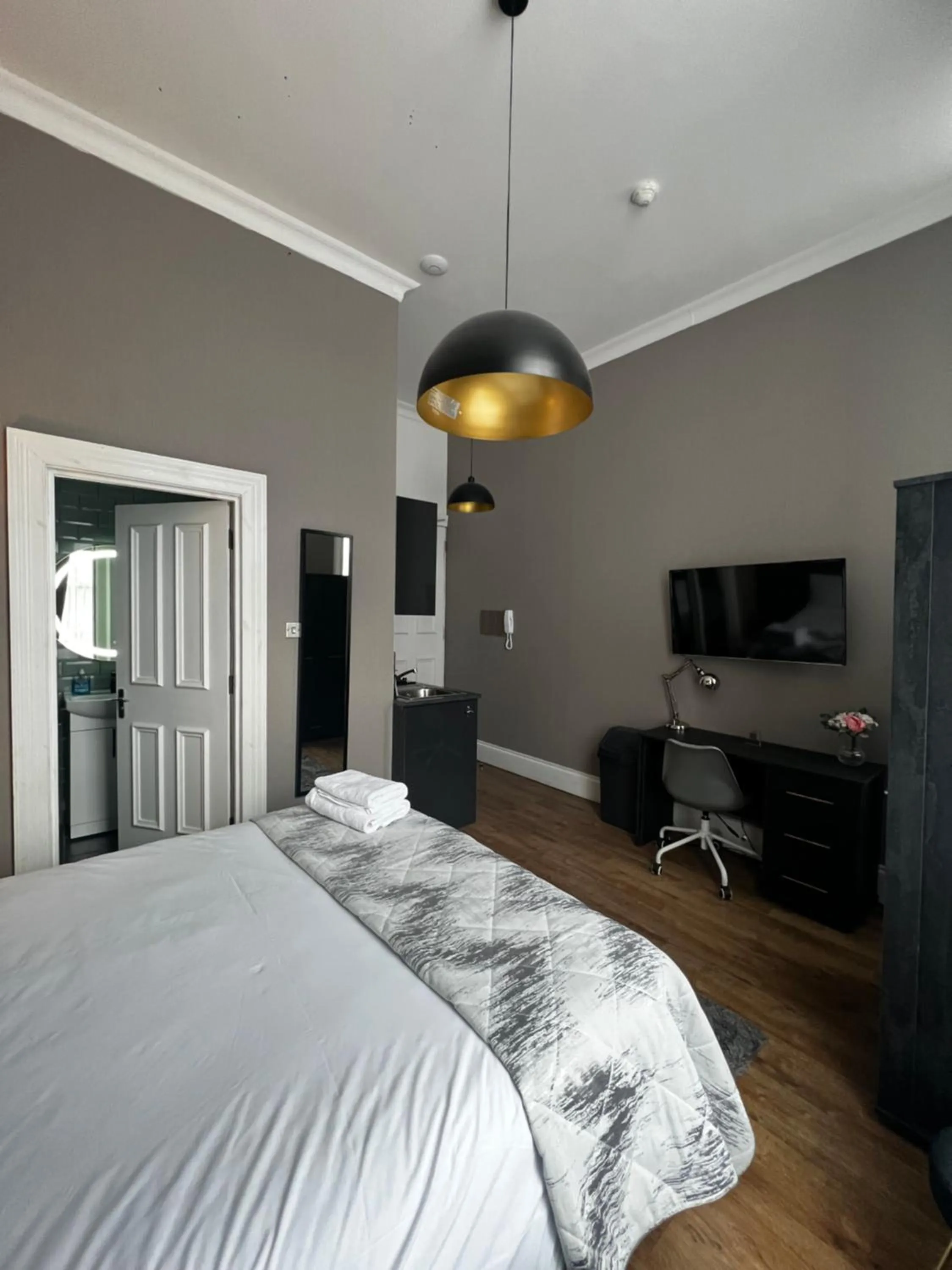 Bed in Amani Apartments - Glasgow City Centre