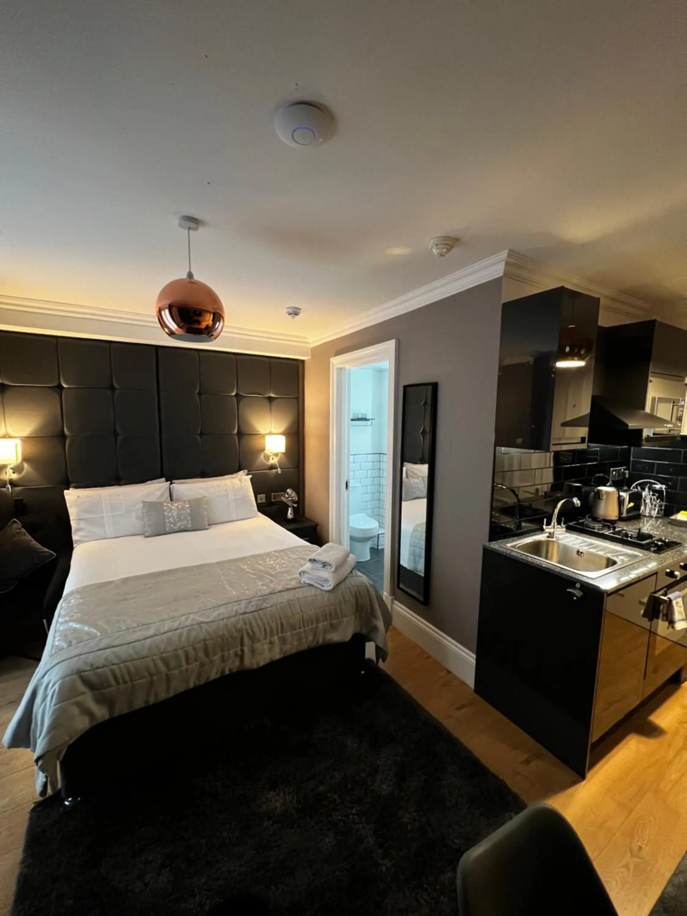 Bed in Amani Apartments - Glasgow City Centre