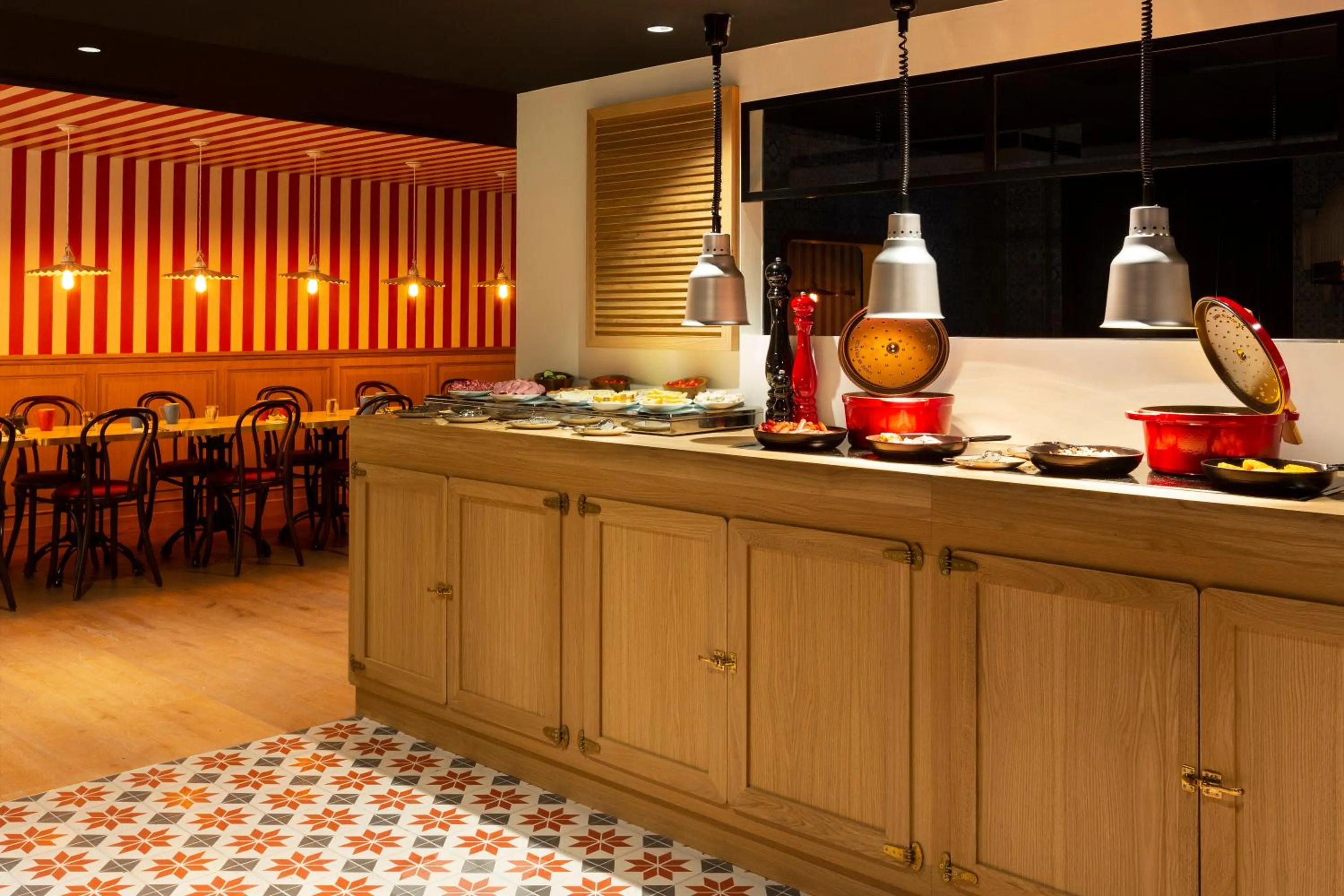 Breakfast in RockyPop Grenoble Appartements