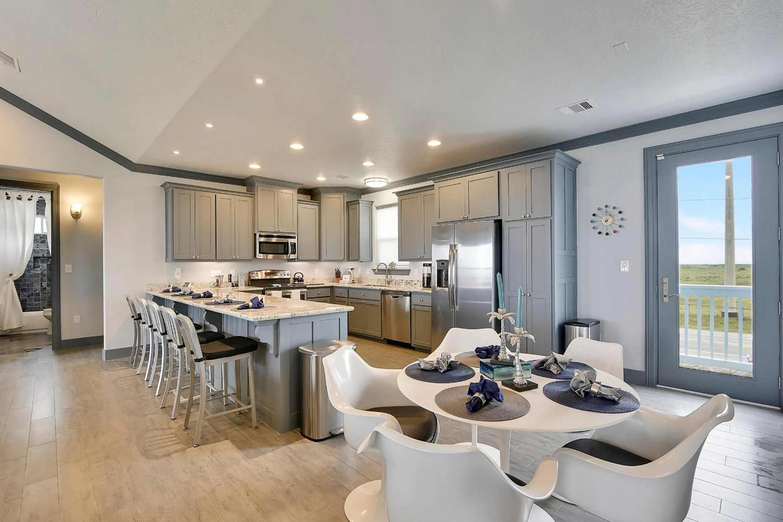 Kitchen or kitchenette in Honu Beachfront by Ryson Vacation Rentals