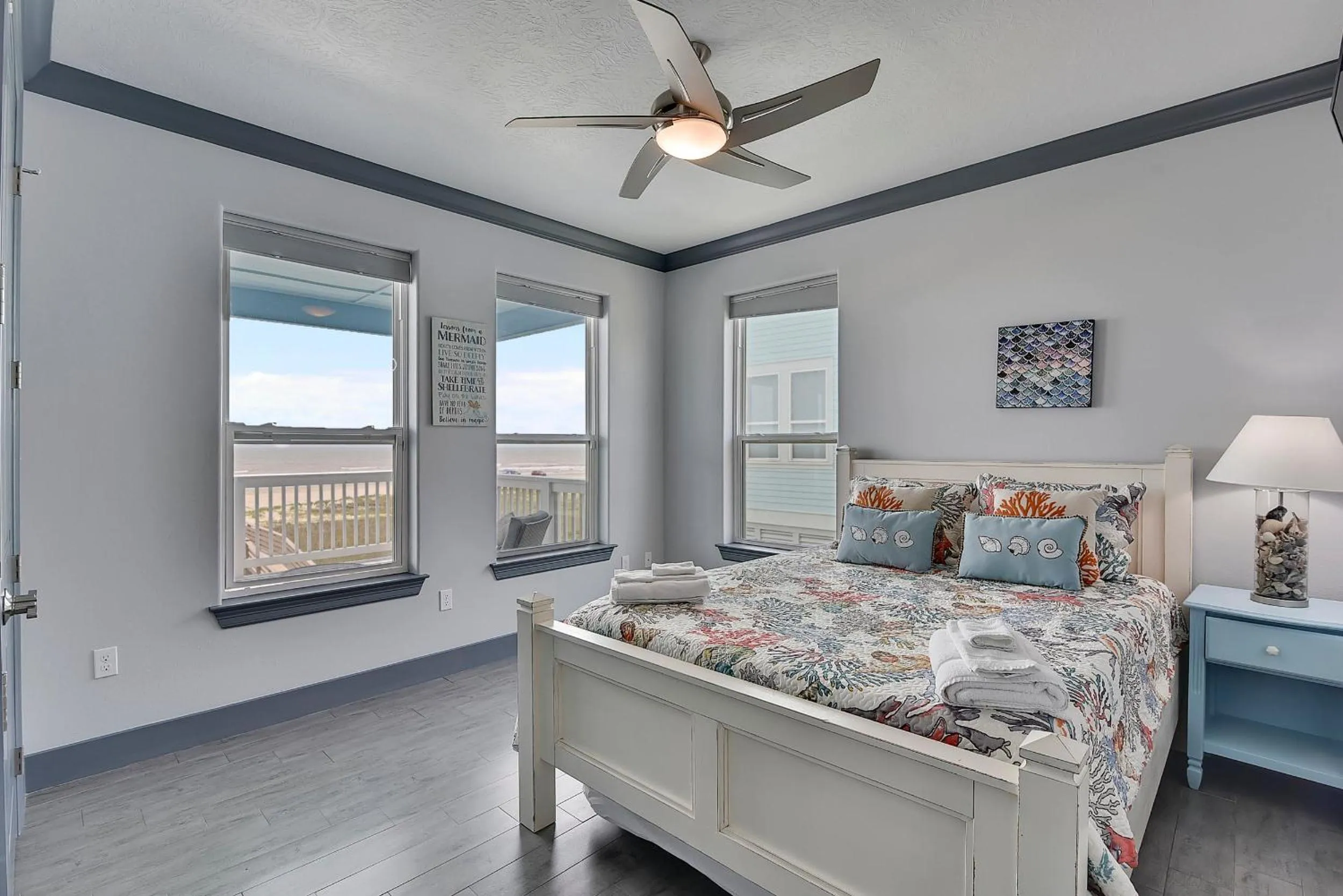 Property building, Bed in Honu Beachfront by Ryson Vacation Rentals