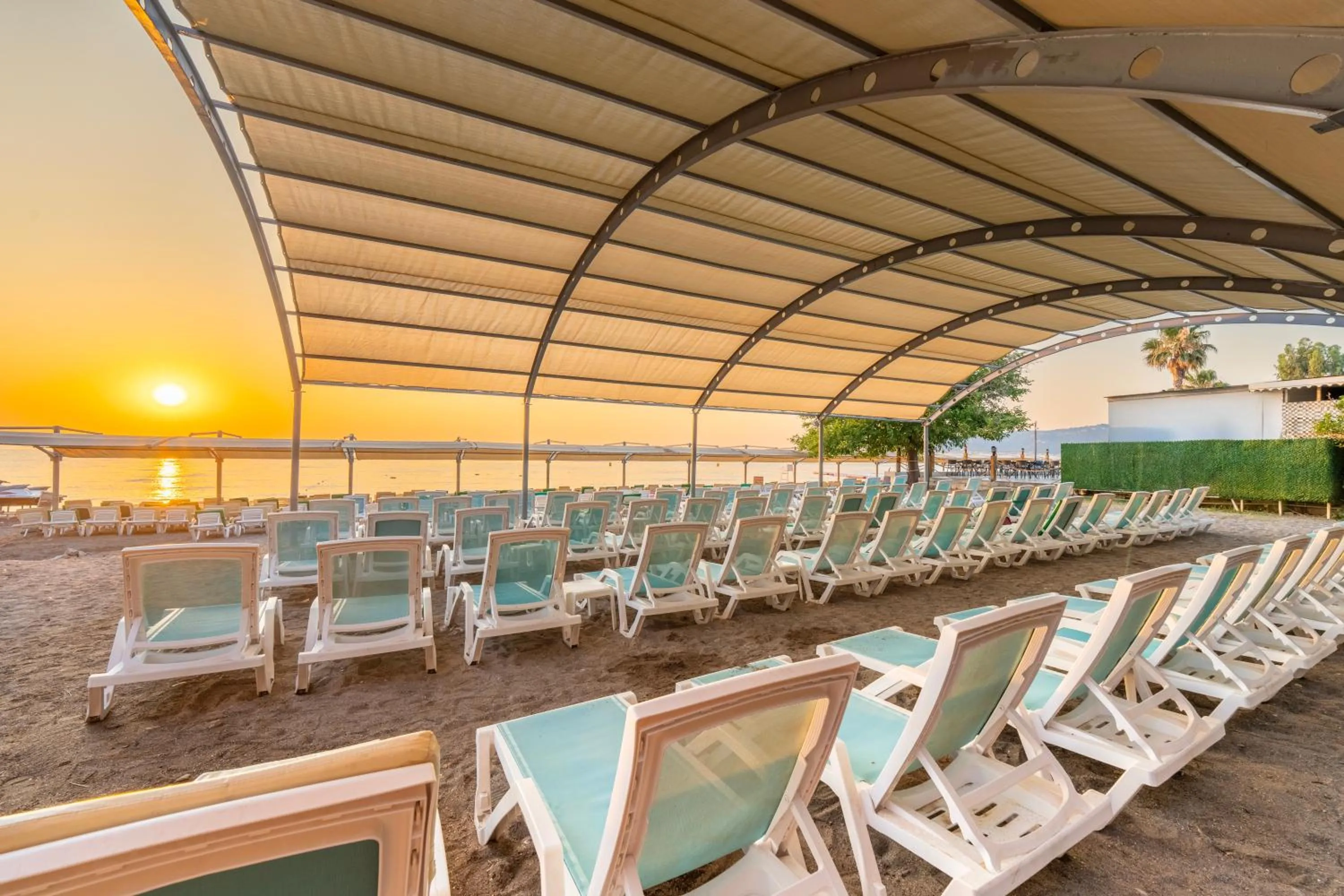 Beach in Armas Gul Beach