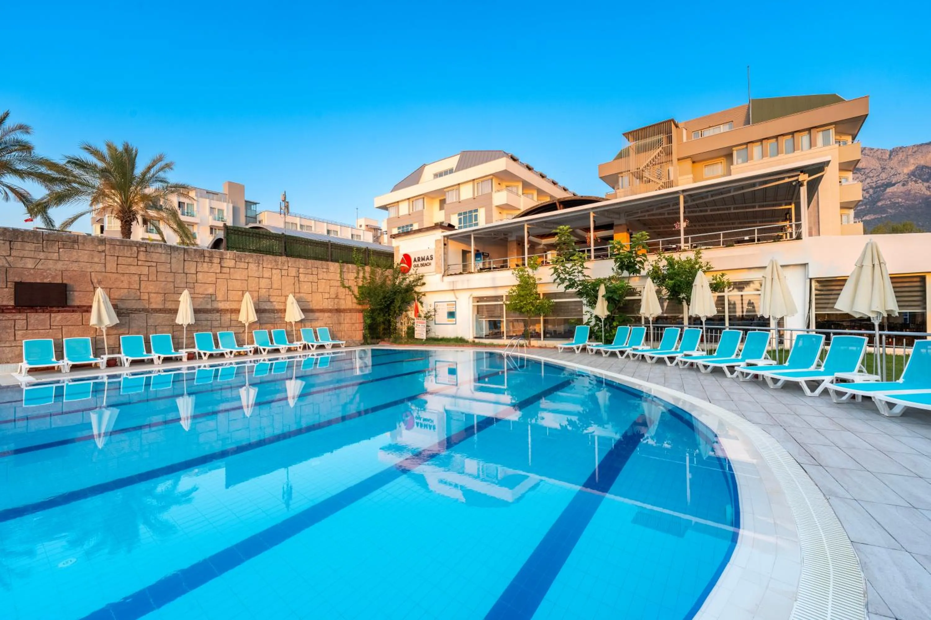 Property building in Armas Gul Beach